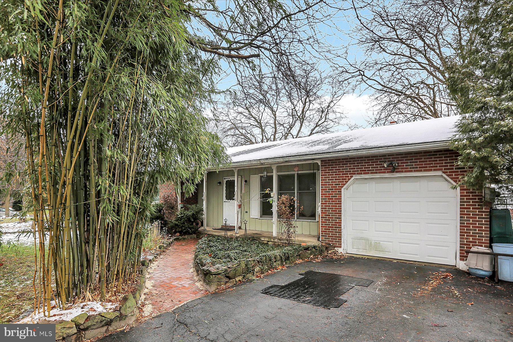 HENRY HOUCK LANE AREA - Residential