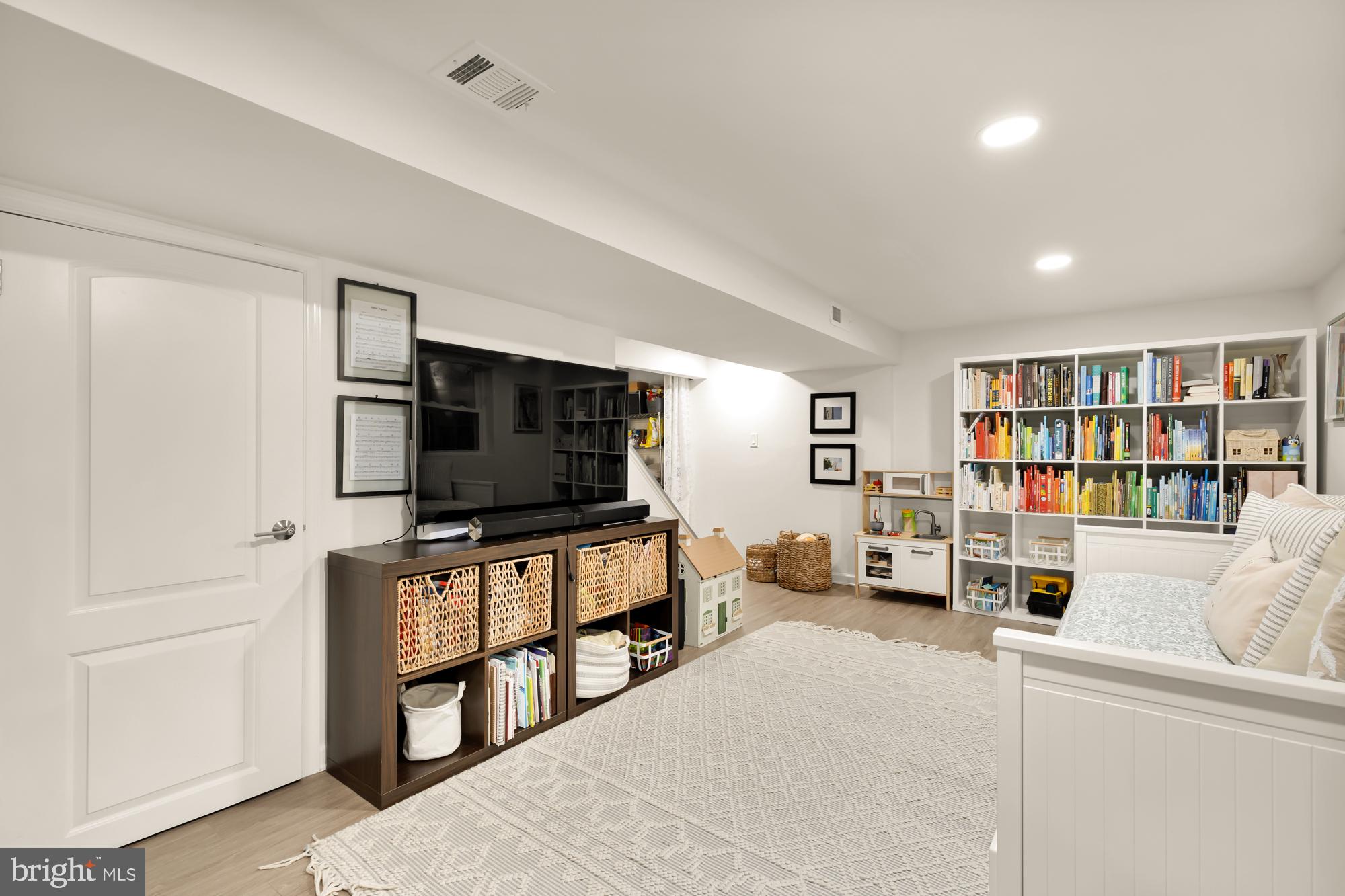 ROSEMARY HILLS - Residential Lease