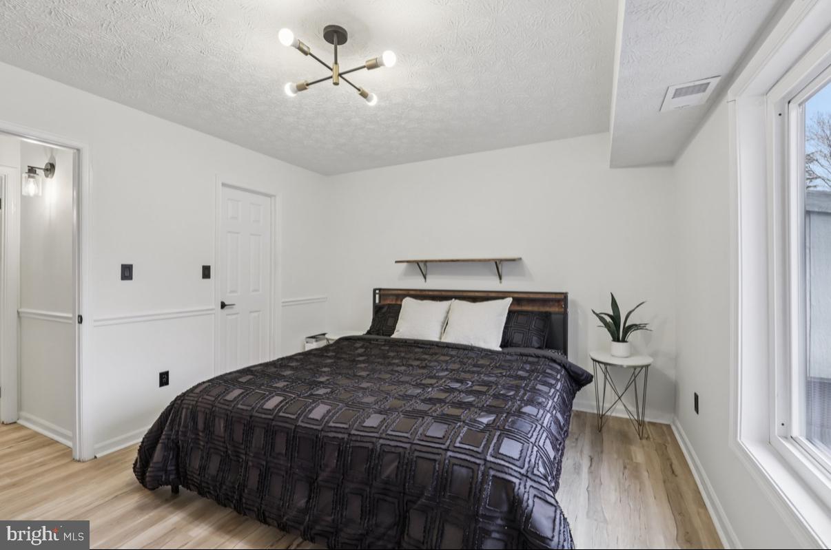 HUNTERS CROSSING - Residential