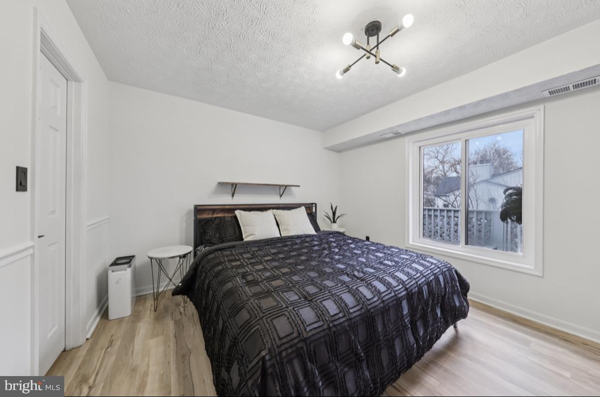 HUNTERS CROSSING - Residential