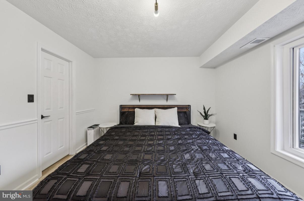 HUNTERS CROSSING - Residential