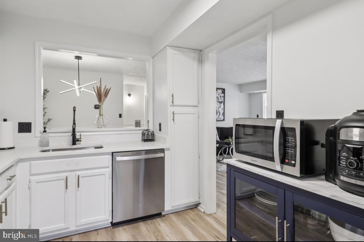 HUNTERS CROSSING - Residential