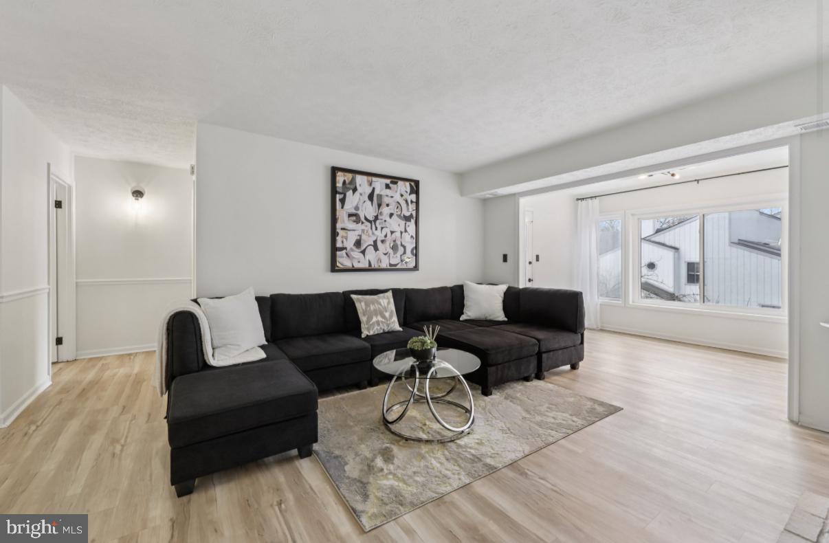 2209 HUNTERS RUN ROAD