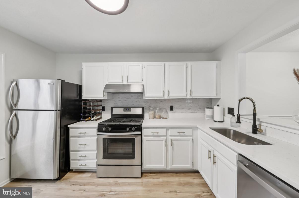 HUNTERS CROSSING - Residential