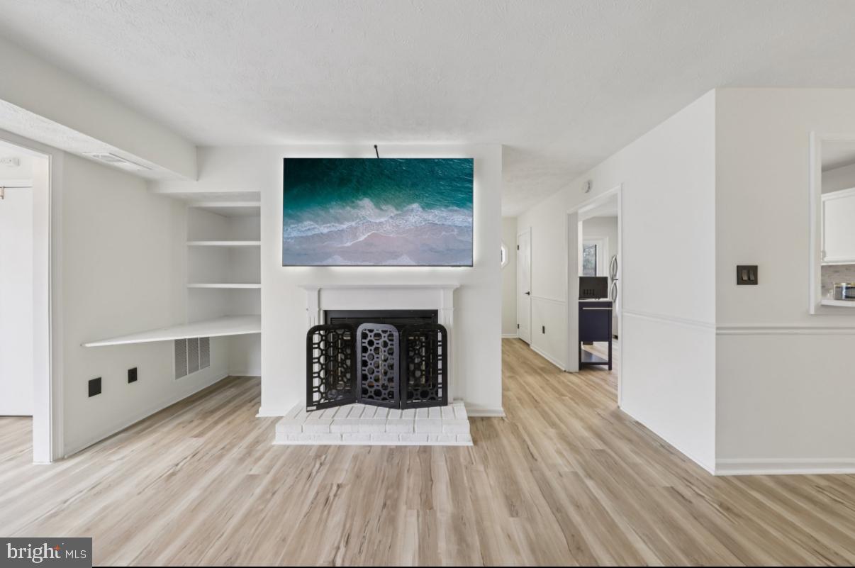 2209 HUNTERS RUN ROAD