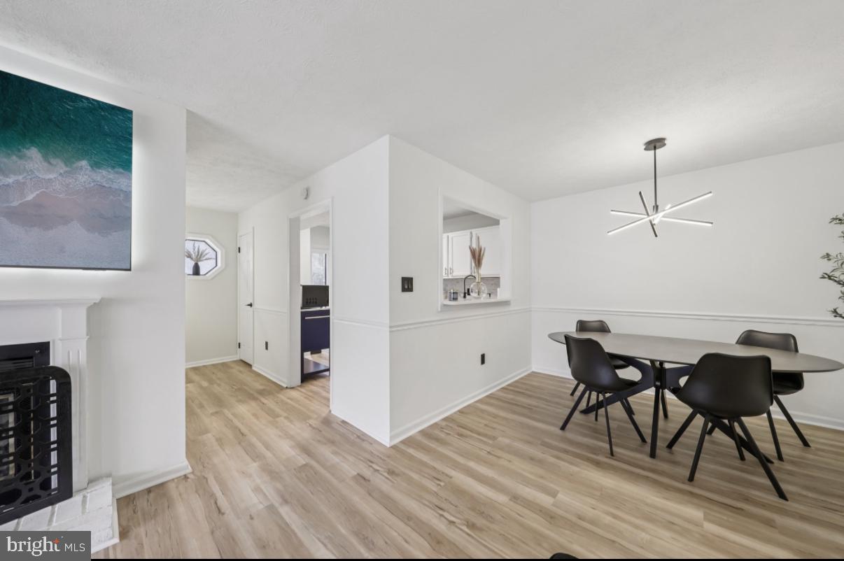 HUNTERS CROSSING - Residential