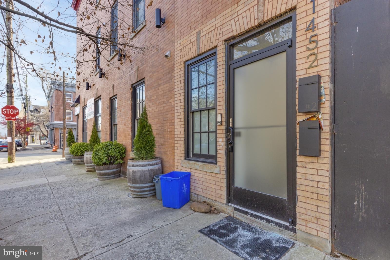 OLDE KENSINGTON - Residential Lease