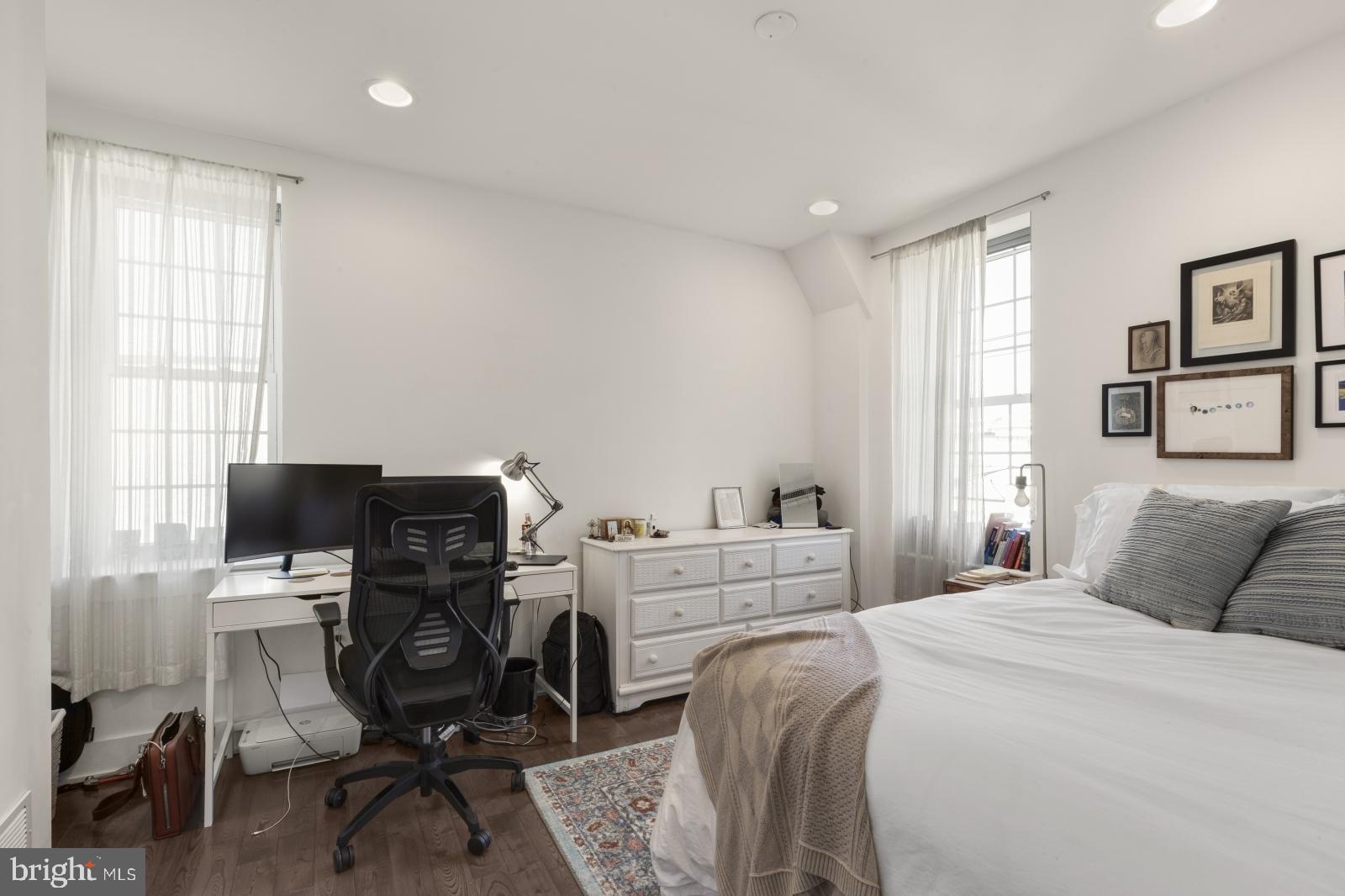 OLDE KENSINGTON - Residential Lease