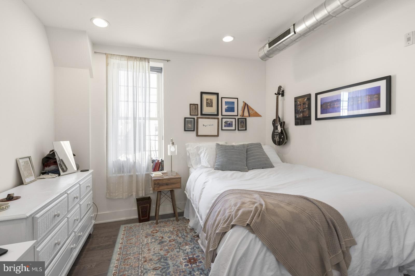 OLDE KENSINGTON - Residential Lease