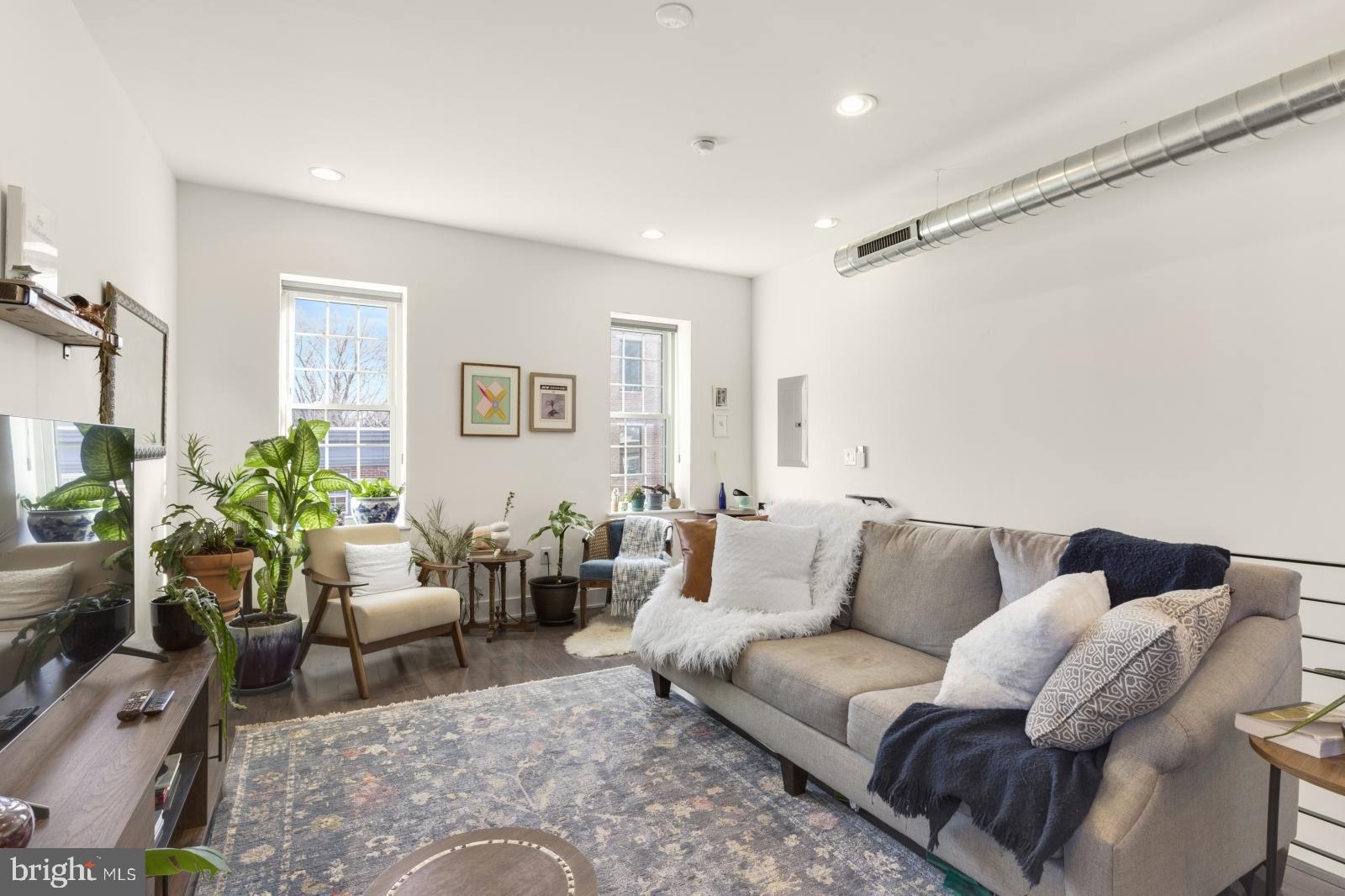 OLDE KENSINGTON - Residential Lease