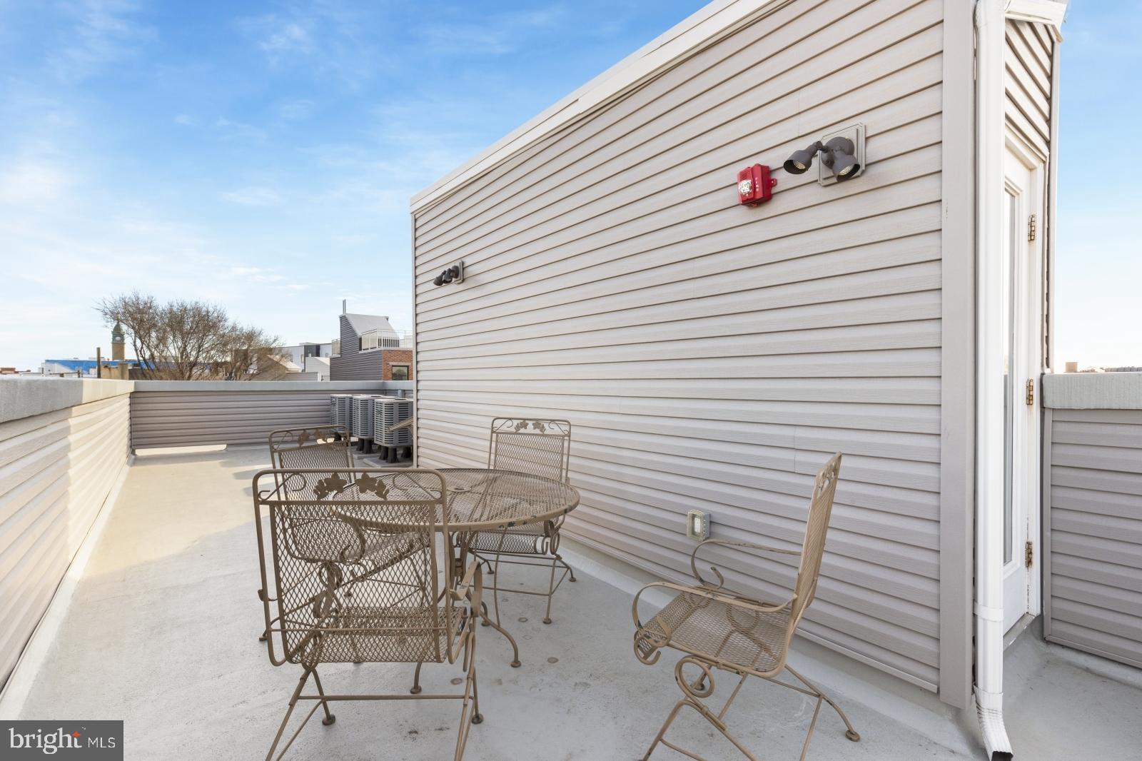 OLDE KENSINGTON - Residential Lease