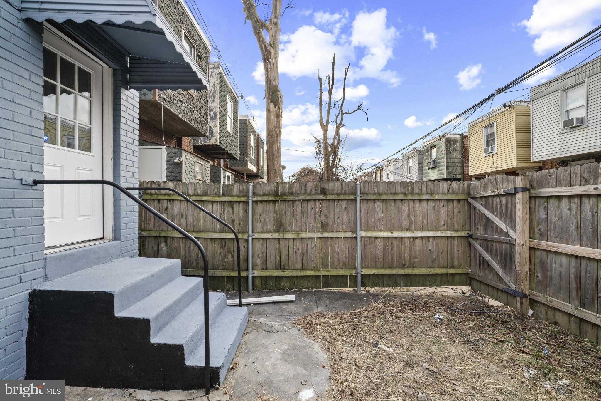 WEST OAK LANE - Residential