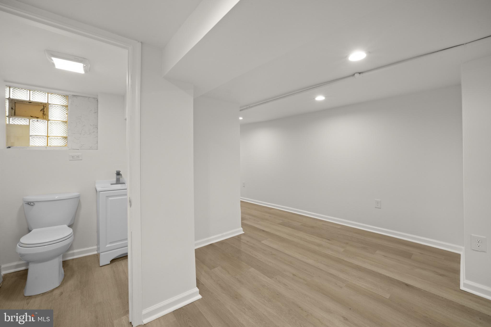 WEST OAK LANE - Residential