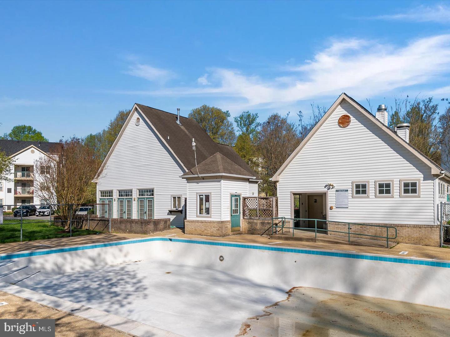 BOWIE TOWERS - Residential