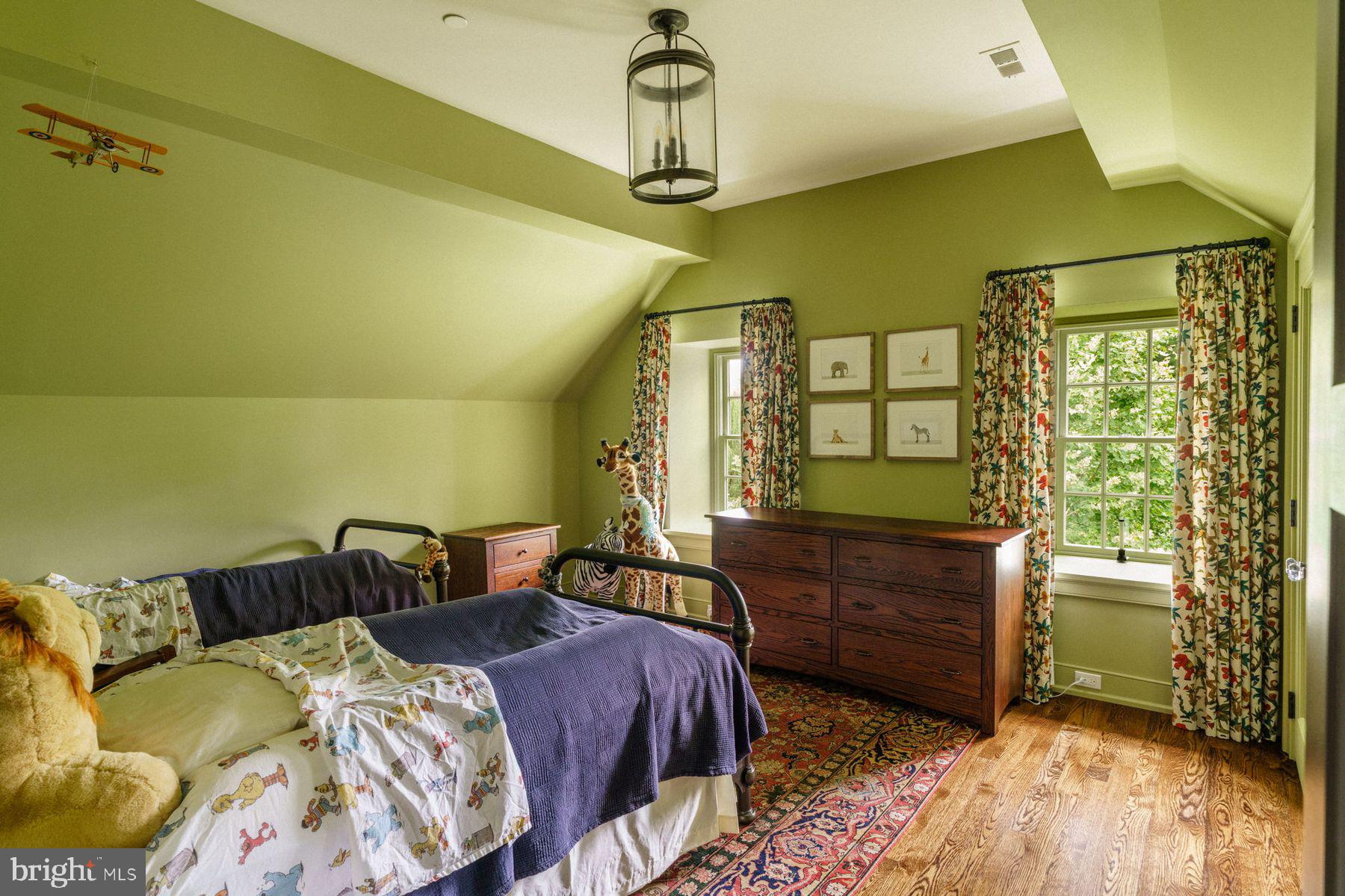 FORT WASHINGTON - Residential