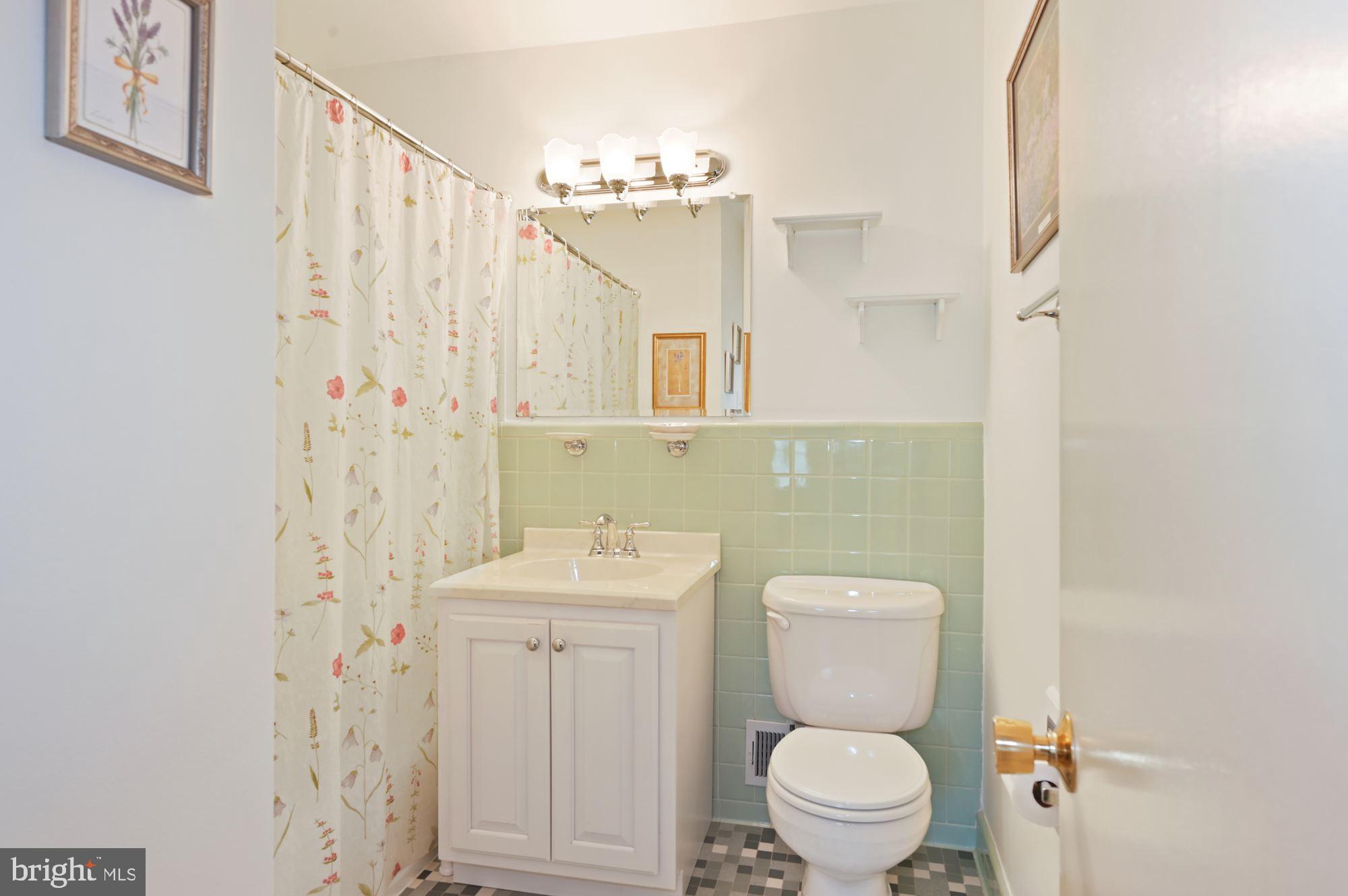 ROCKVILLE ESTATES - Residential