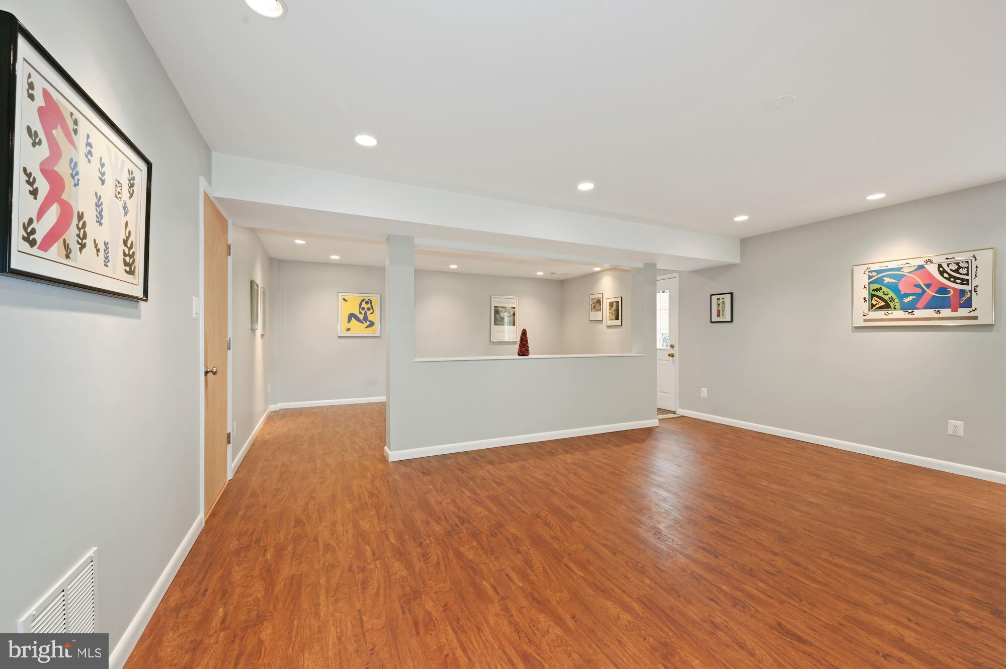 ROCKVILLE ESTATES - Residential