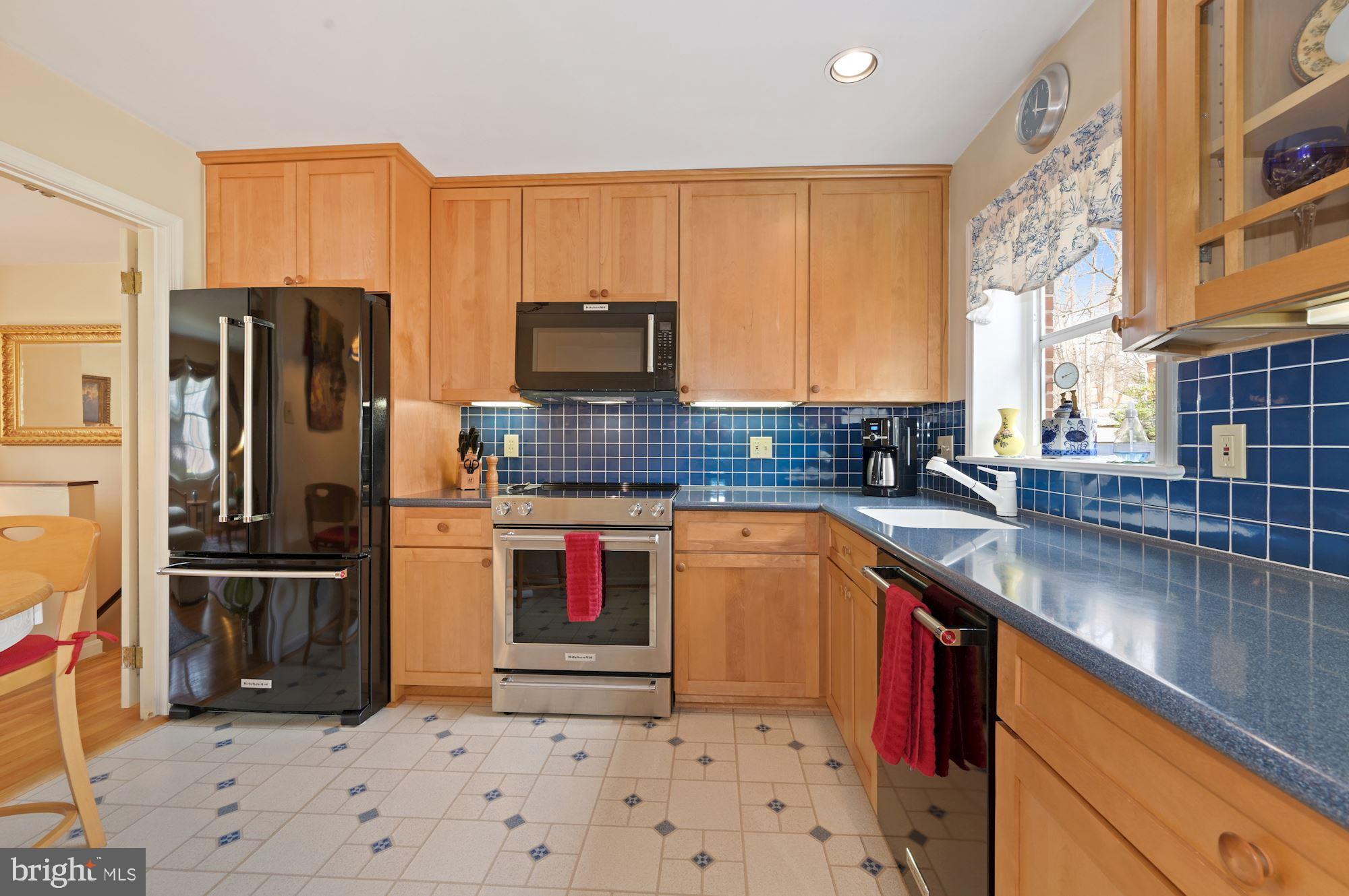 ROCKVILLE ESTATES - Residential