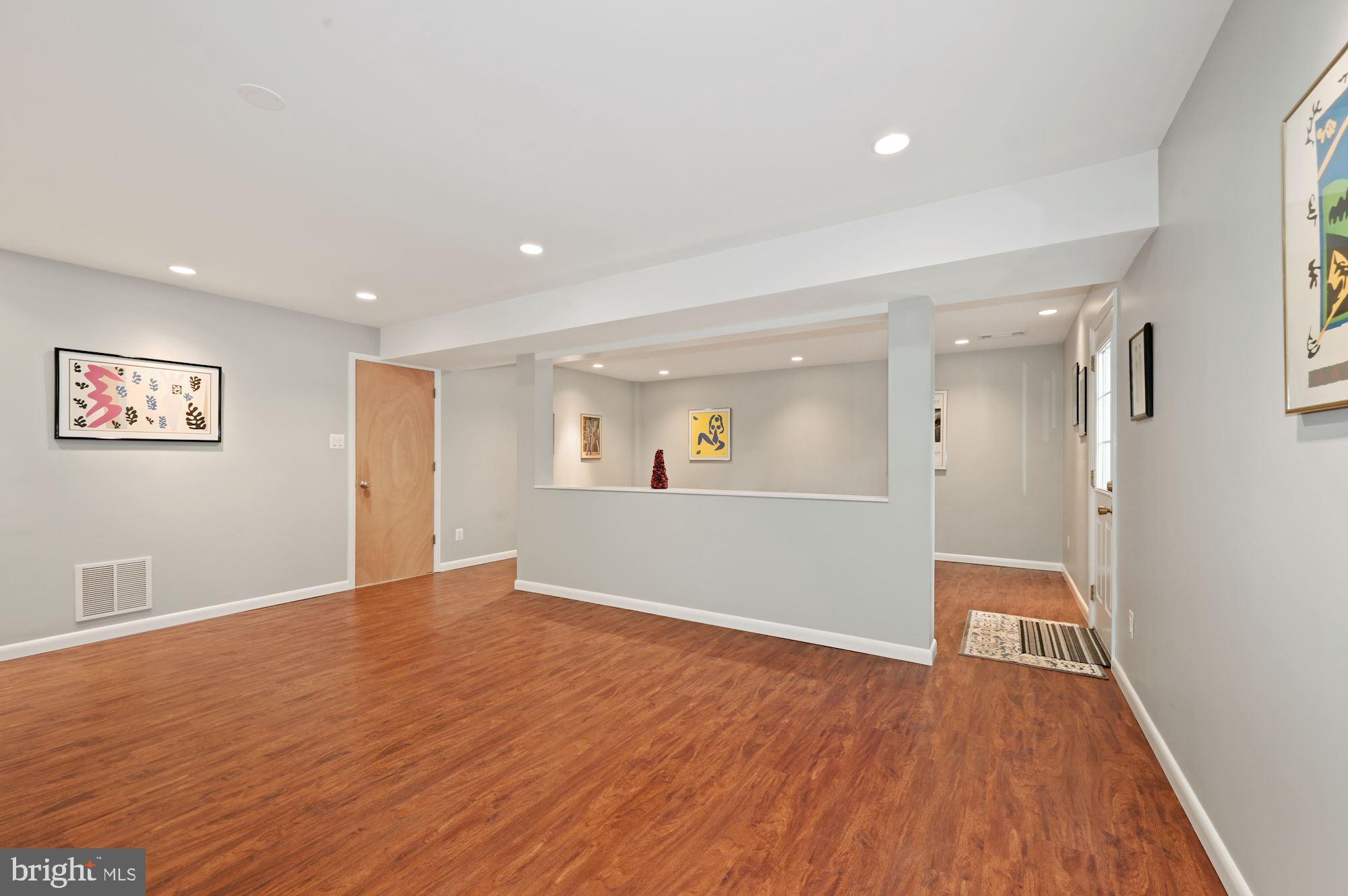 ROCKVILLE ESTATES - Residential