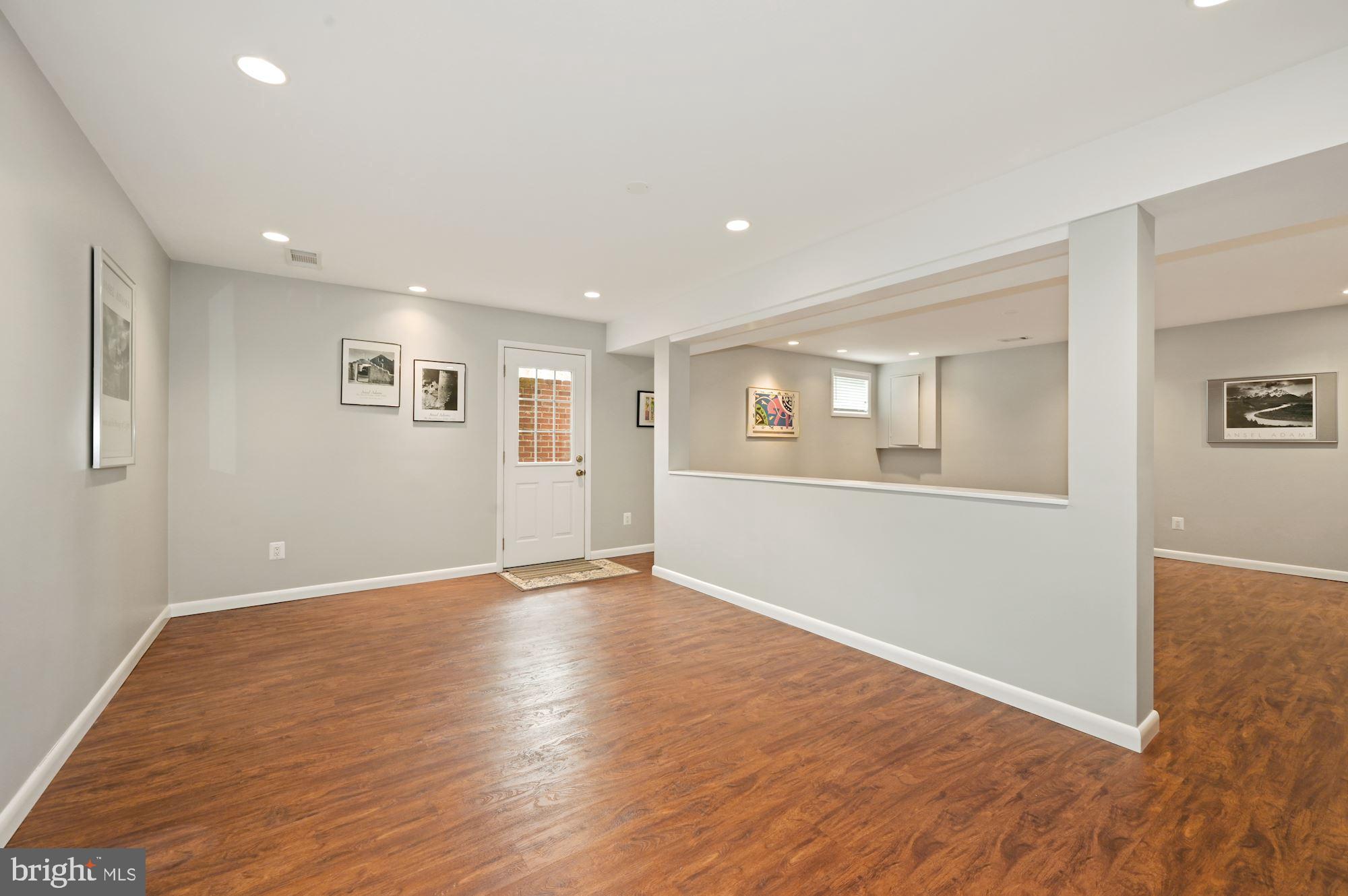 ROCKVILLE ESTATES - Residential