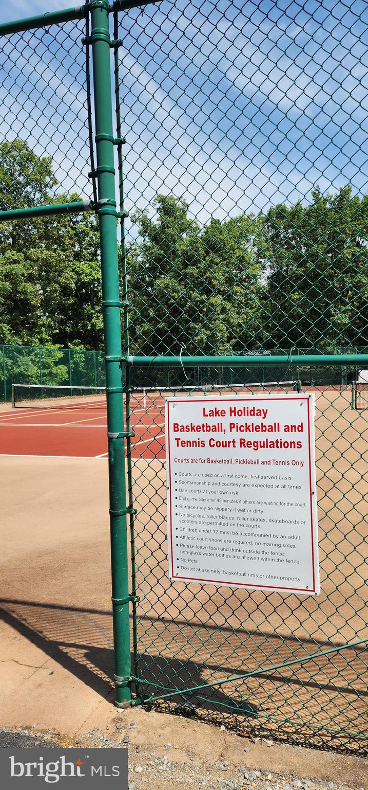 LAKE HOLIDAY ESTATES - Residential