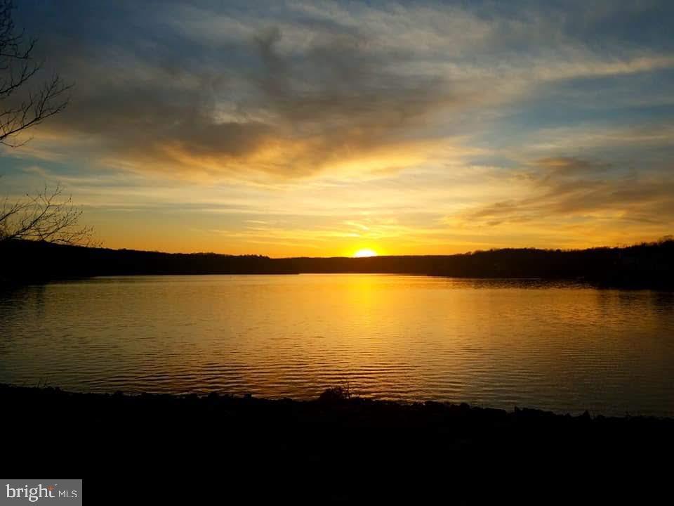 LAKE HOLIDAY ESTATES - Residential