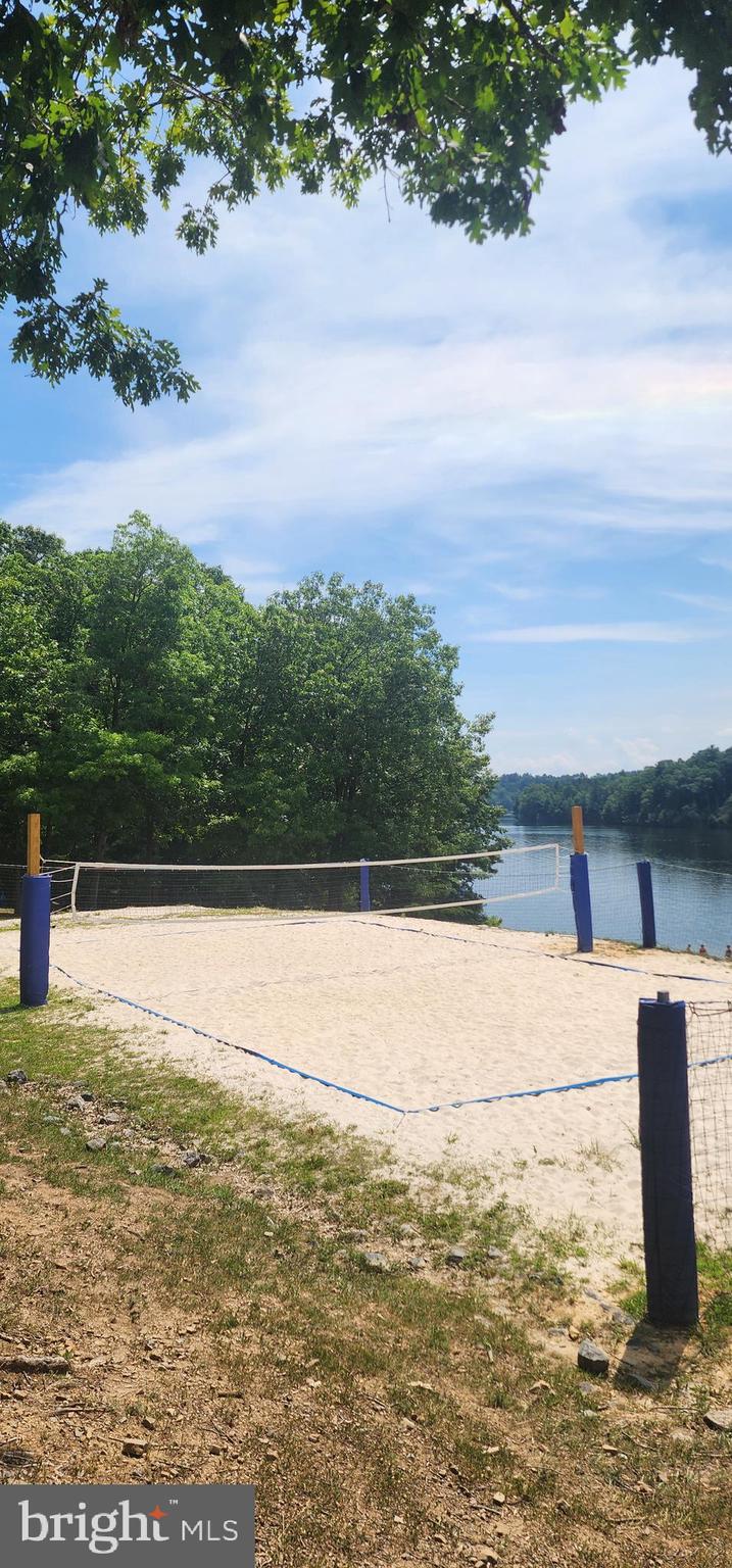 LAKE HOLIDAY ESTATES - Residential