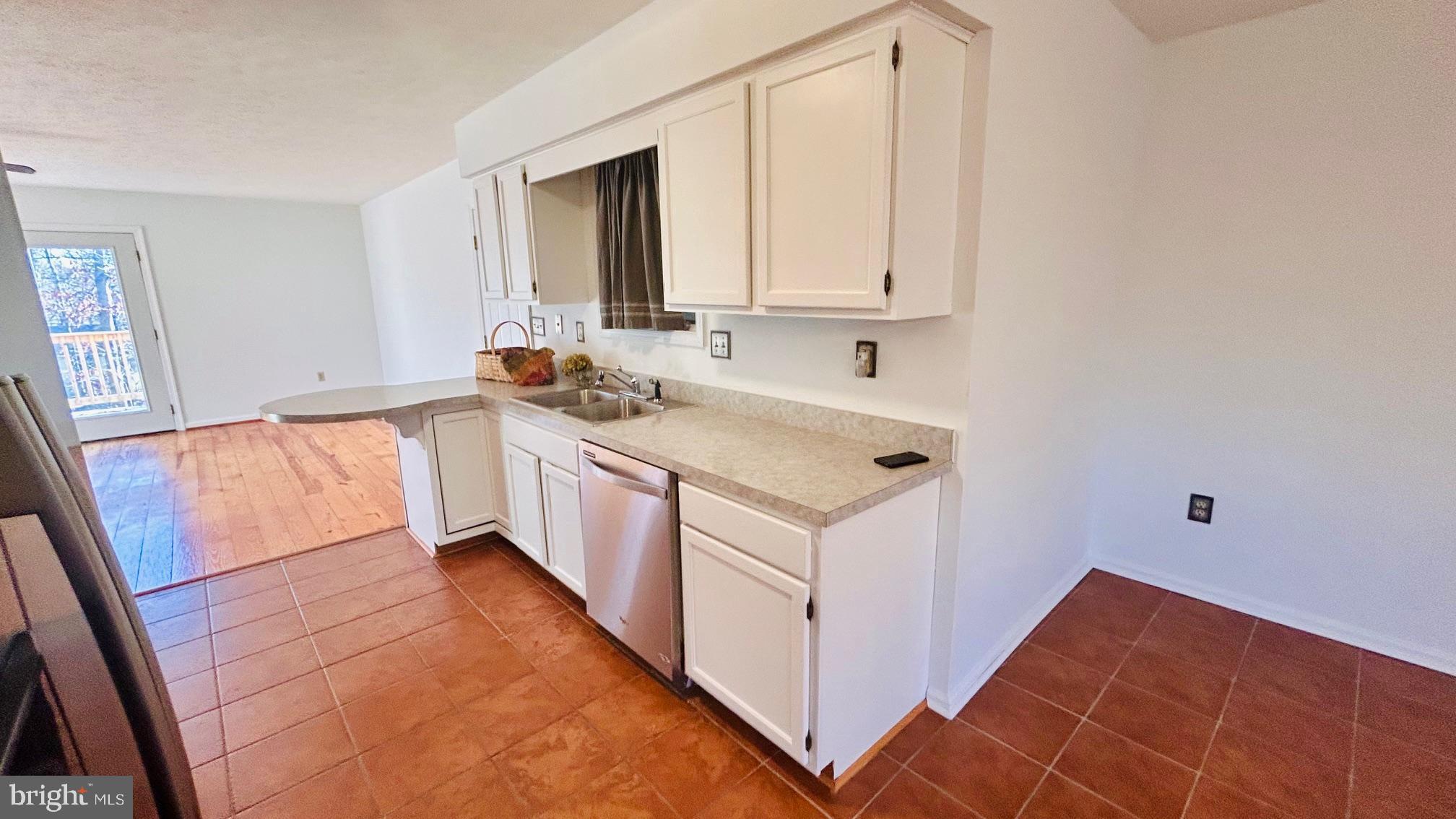 LAKE HOLIDAY ESTATES - Residential