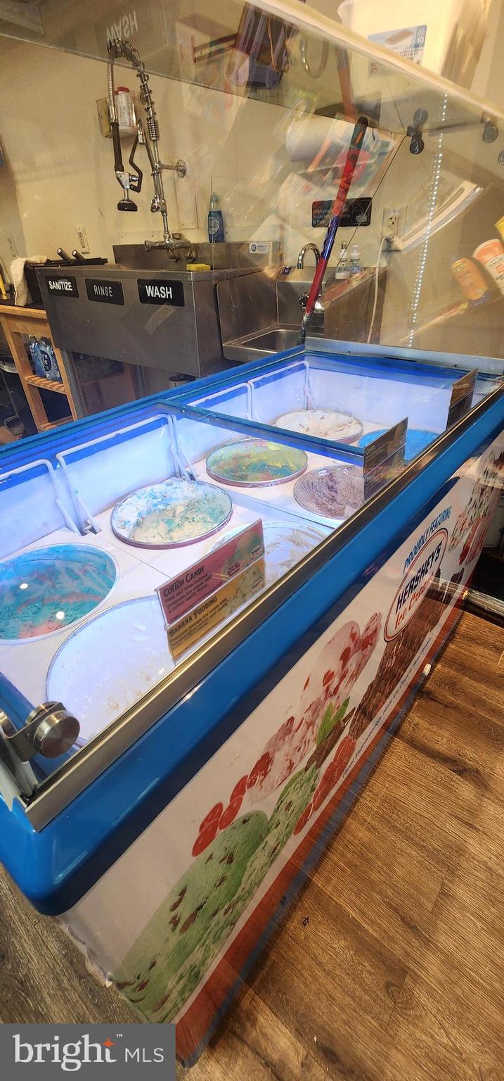 LAKE HOLIDAY ESTATES - Residential