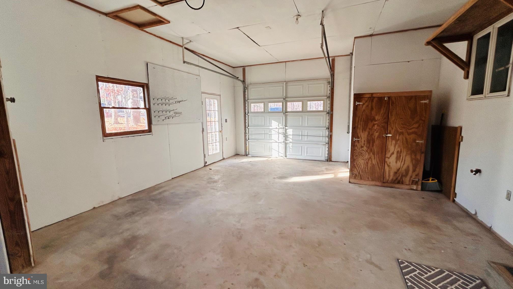 LAKE HOLIDAY ESTATES - Residential