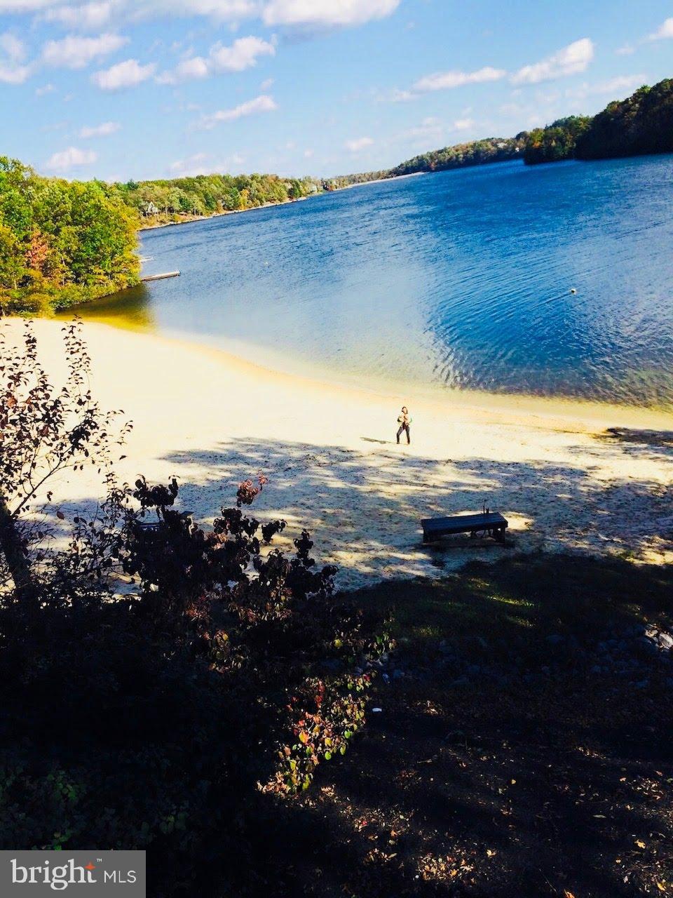 LAKE HOLIDAY ESTATES - Residential