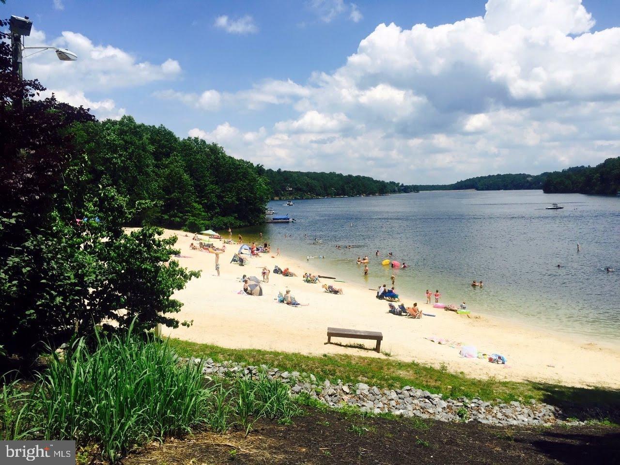 LAKE HOLIDAY ESTATES - Residential