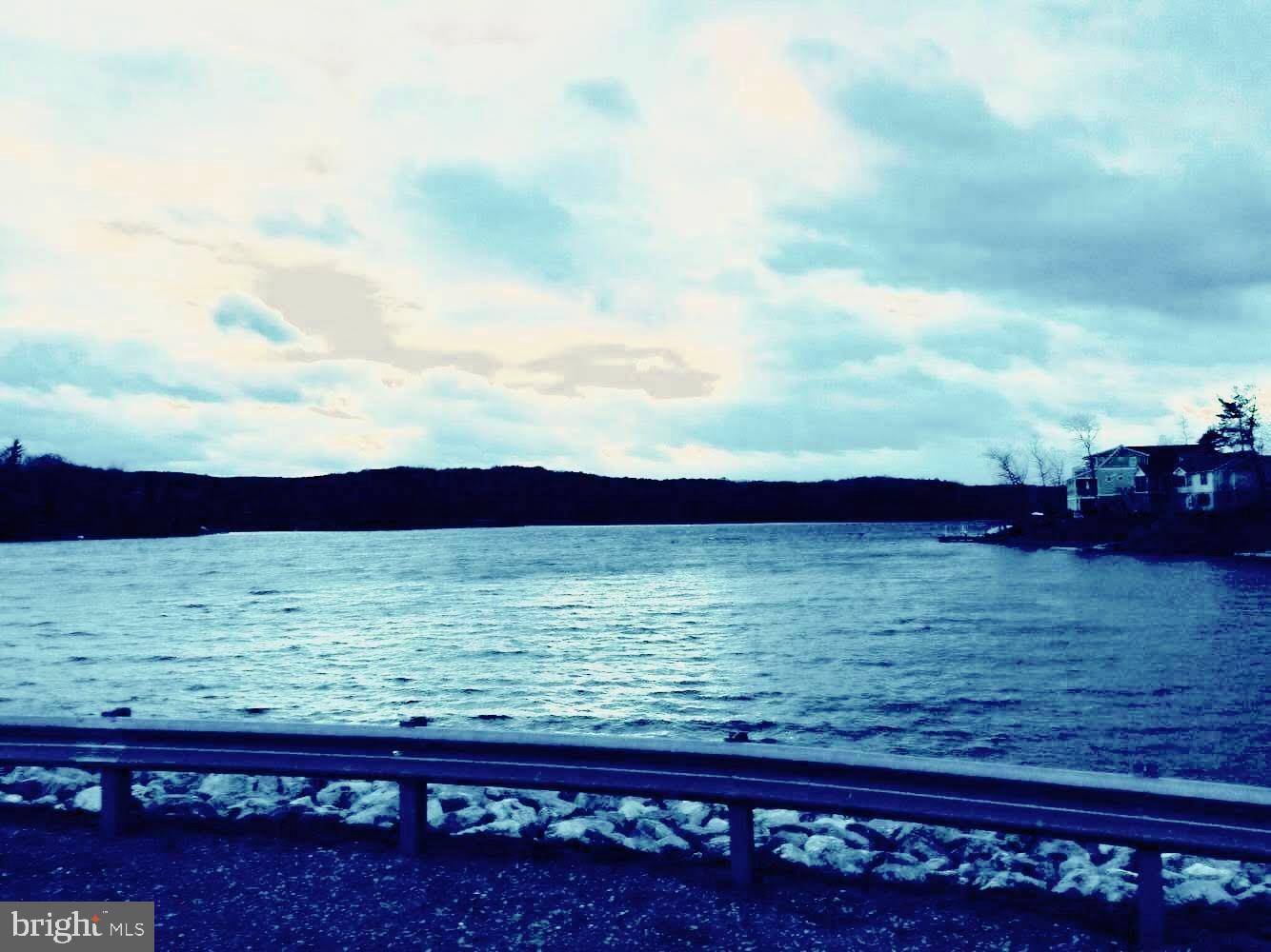 LAKE HOLIDAY ESTATES - Residential