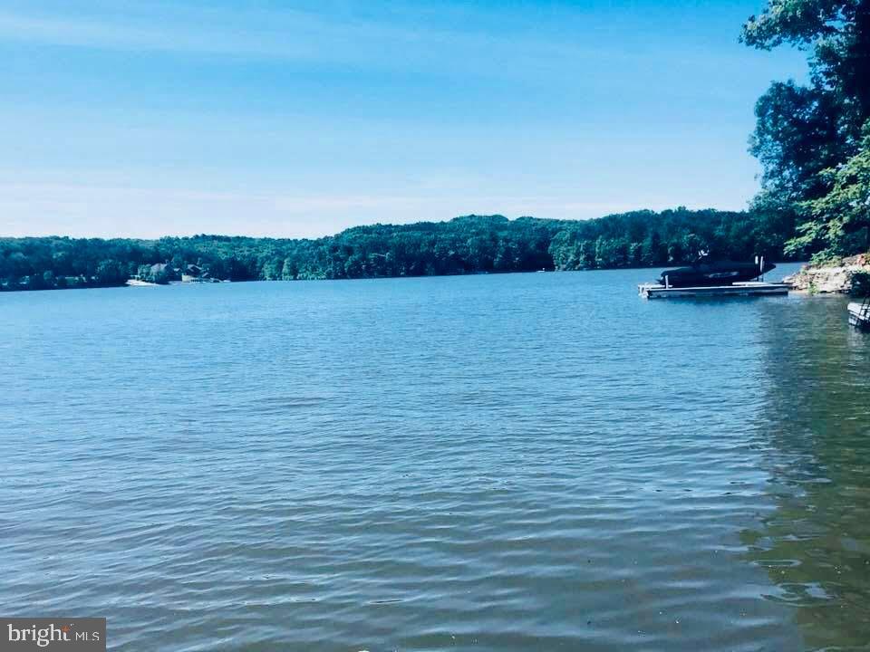 LAKE HOLIDAY ESTATES - Residential