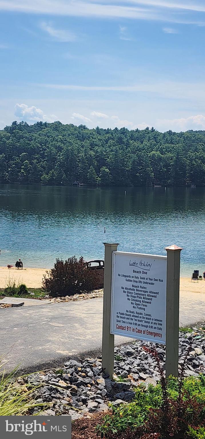 LAKE HOLIDAY ESTATES - Residential