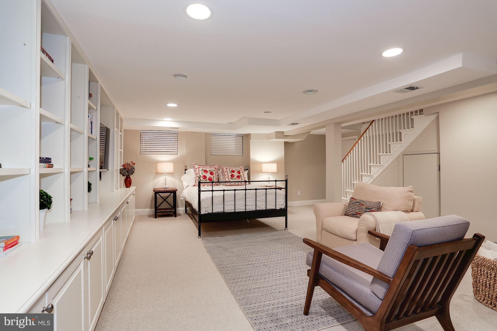 CHEVY CHASE - Residential