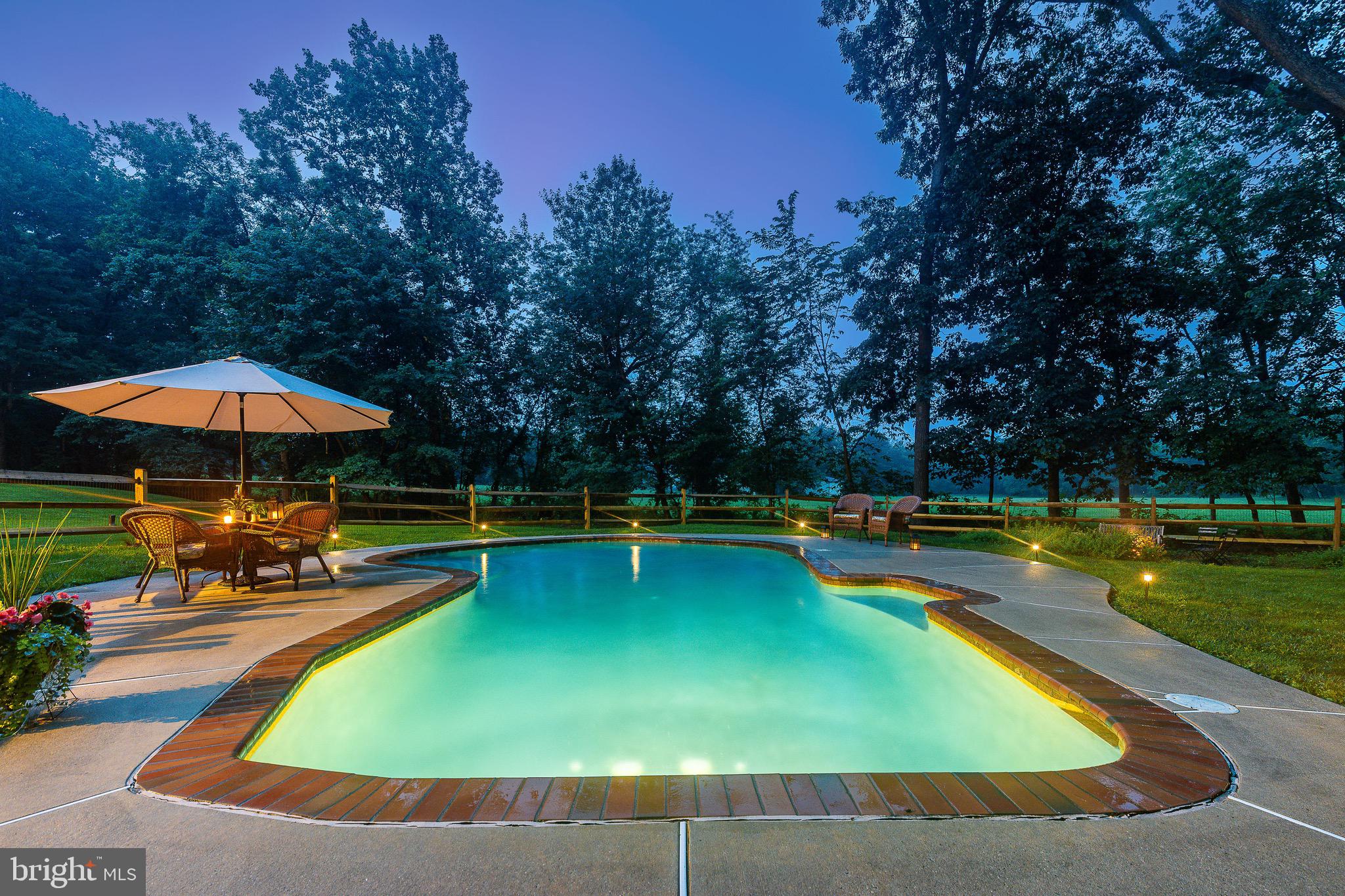 HUNTERS RUN - Residential