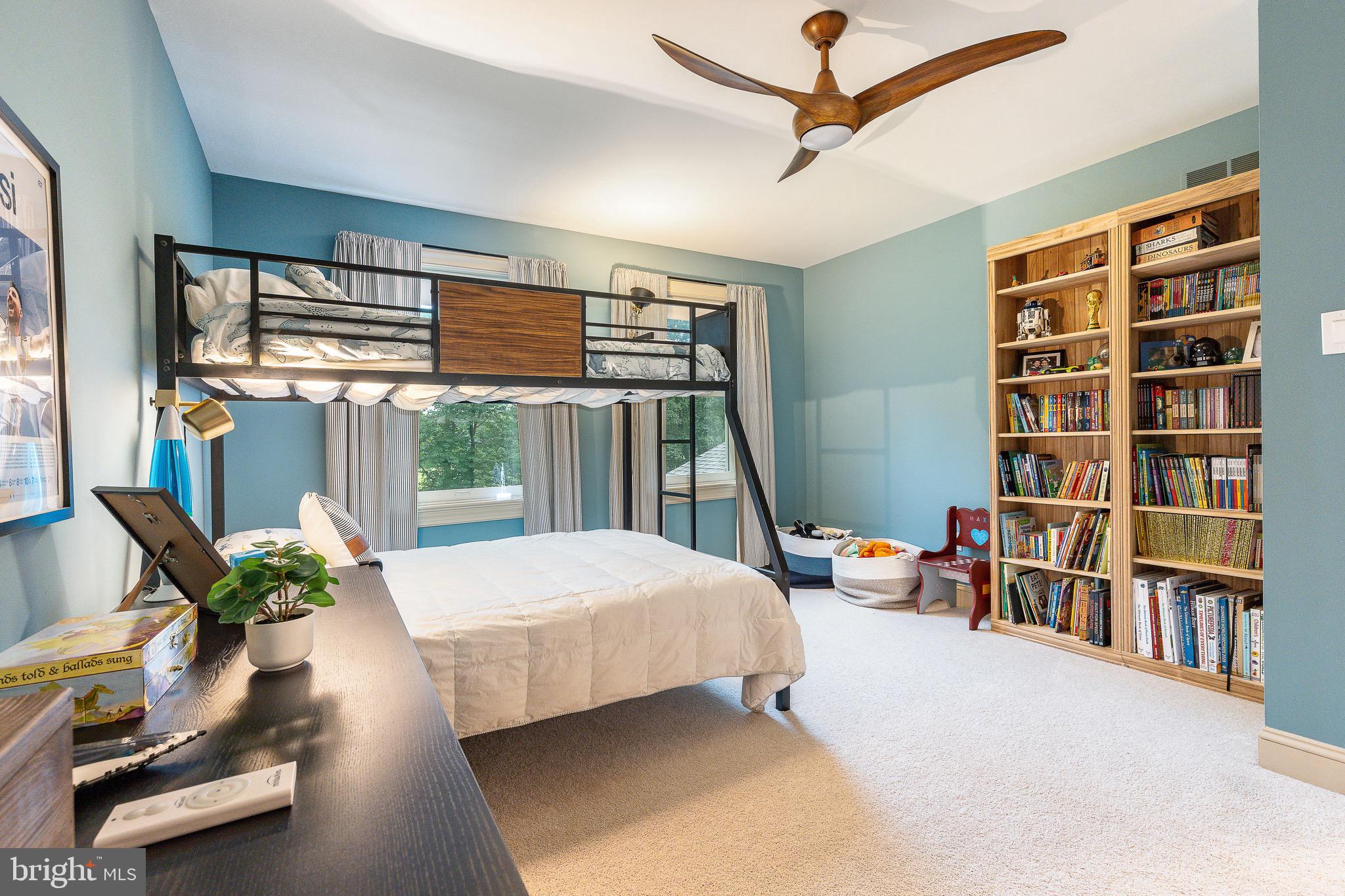 HUNTERS RUN - Residential