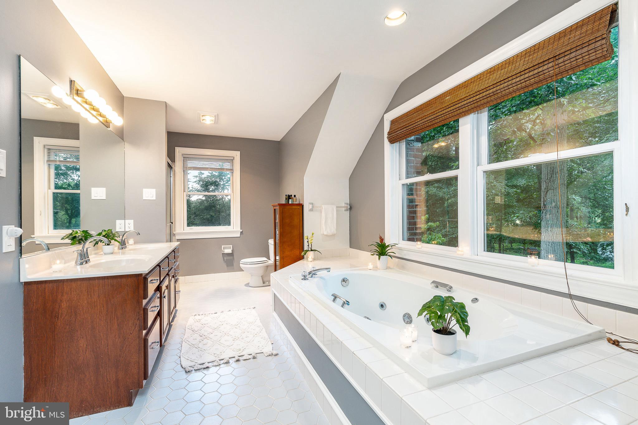 HUNTERS RUN - Residential