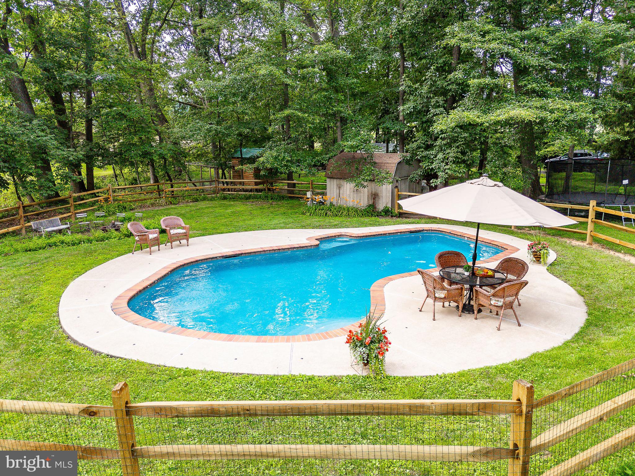 HUNTERS RUN - Residential