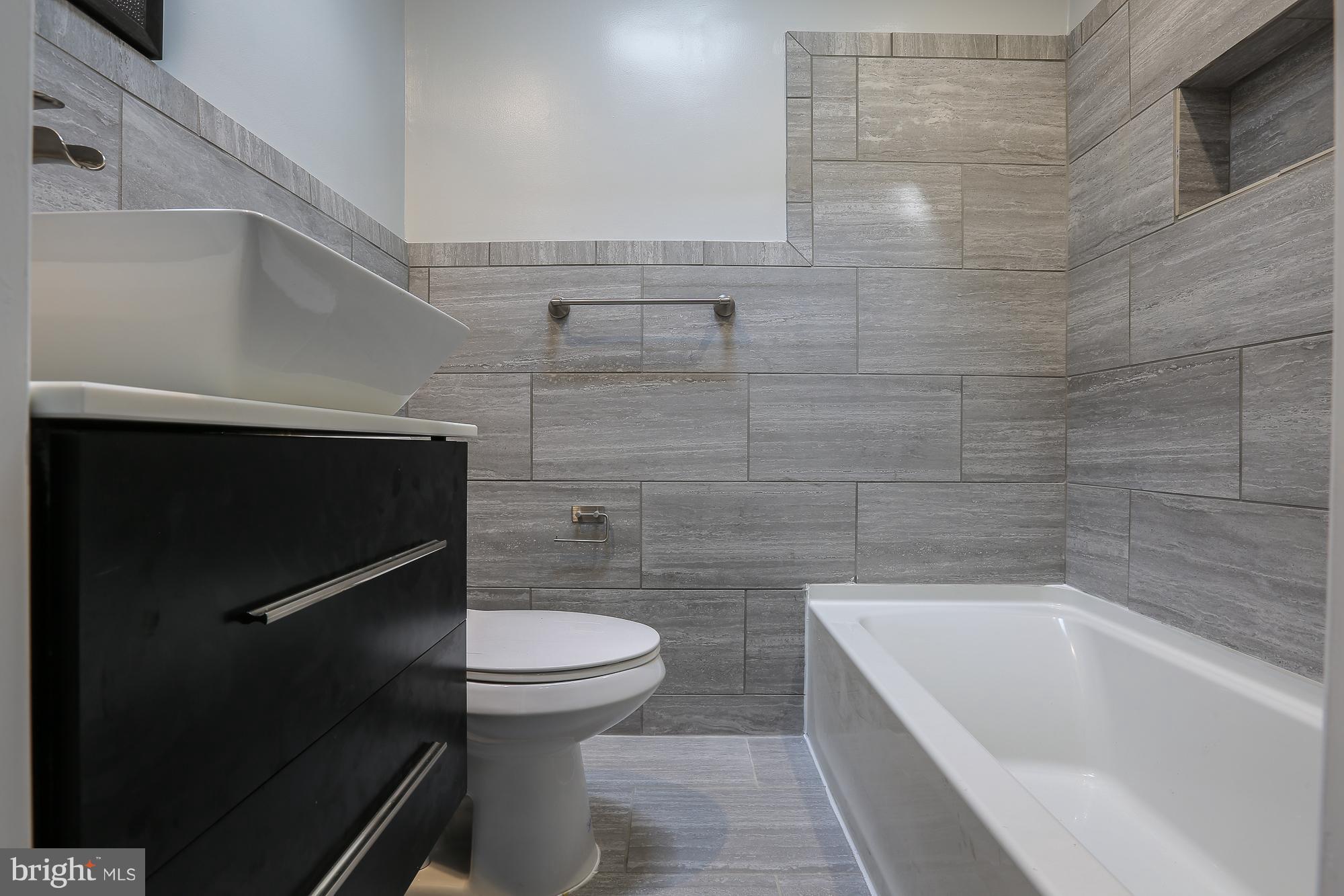 WEST HILLS - Residential