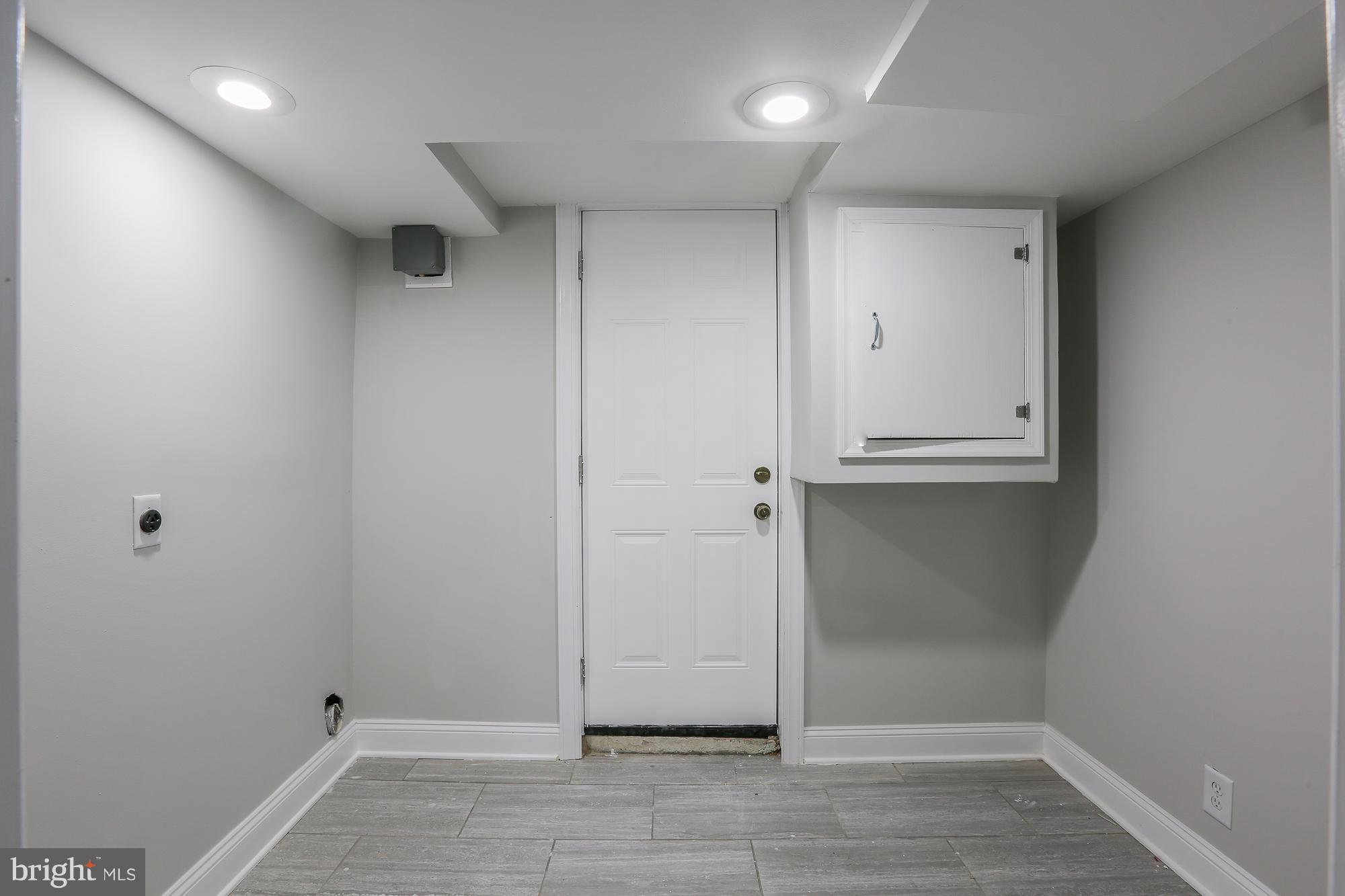 WEST HILLS - Residential