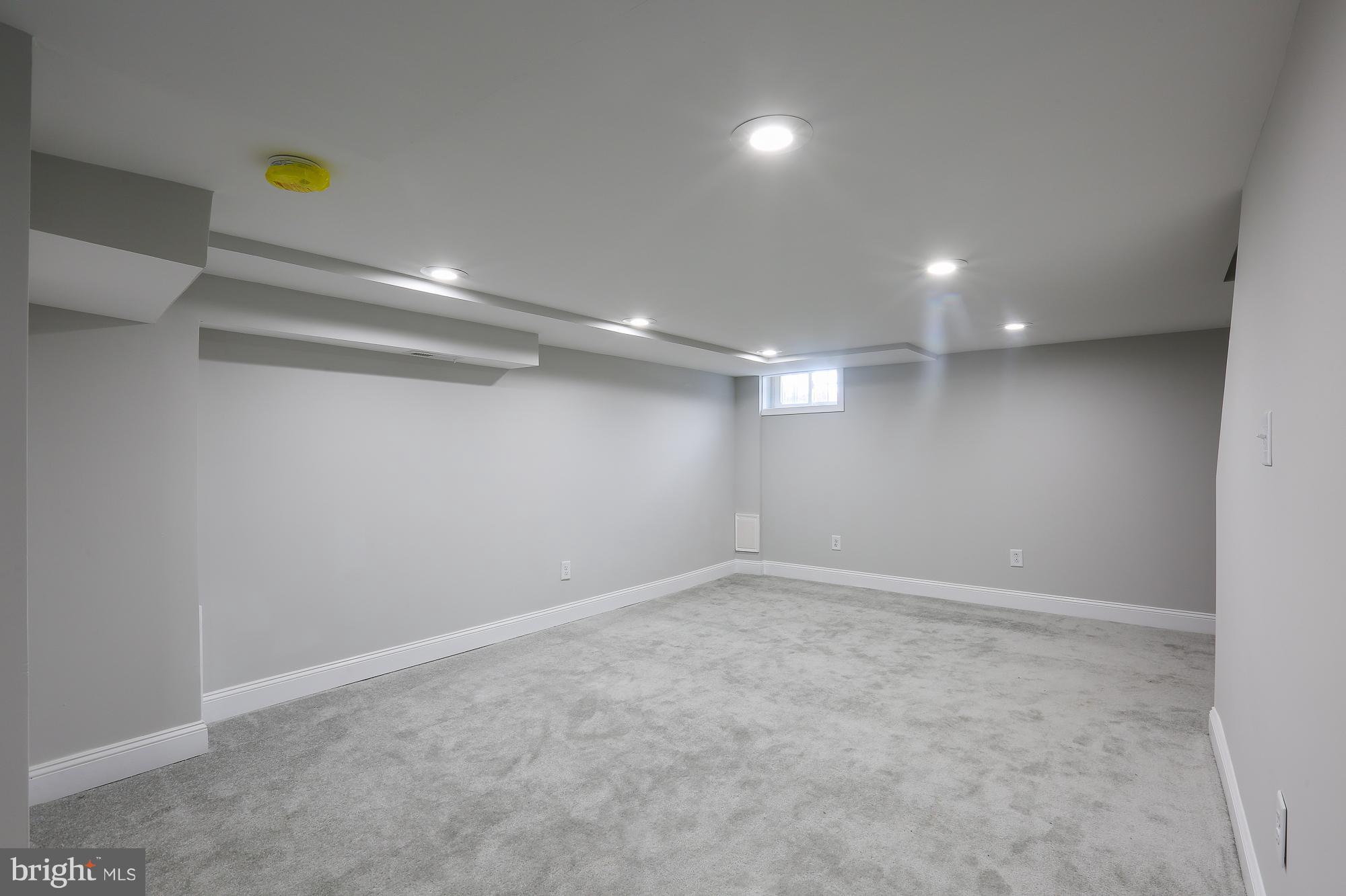 WEST HILLS - Residential