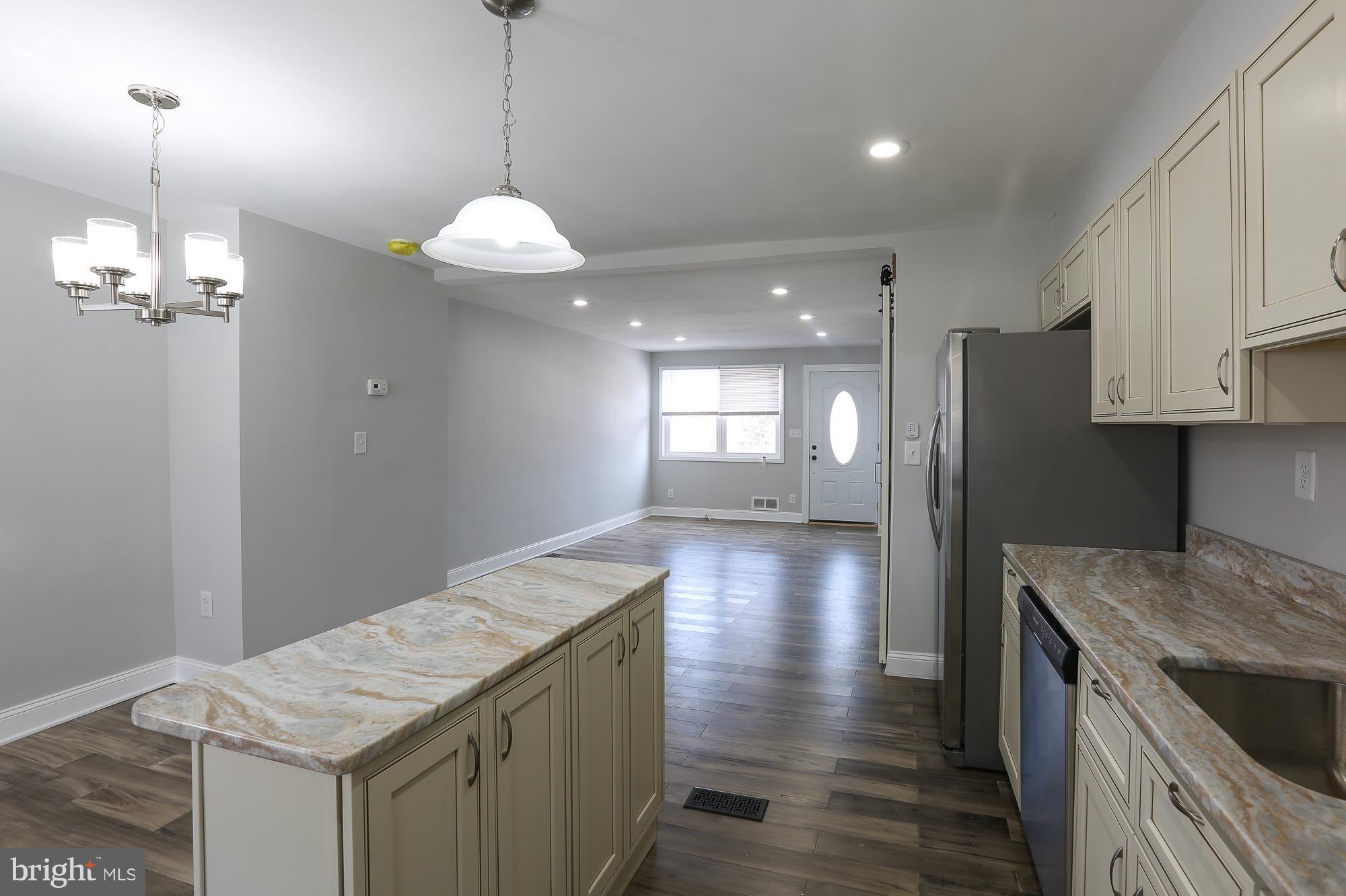 WEST HILLS - Residential