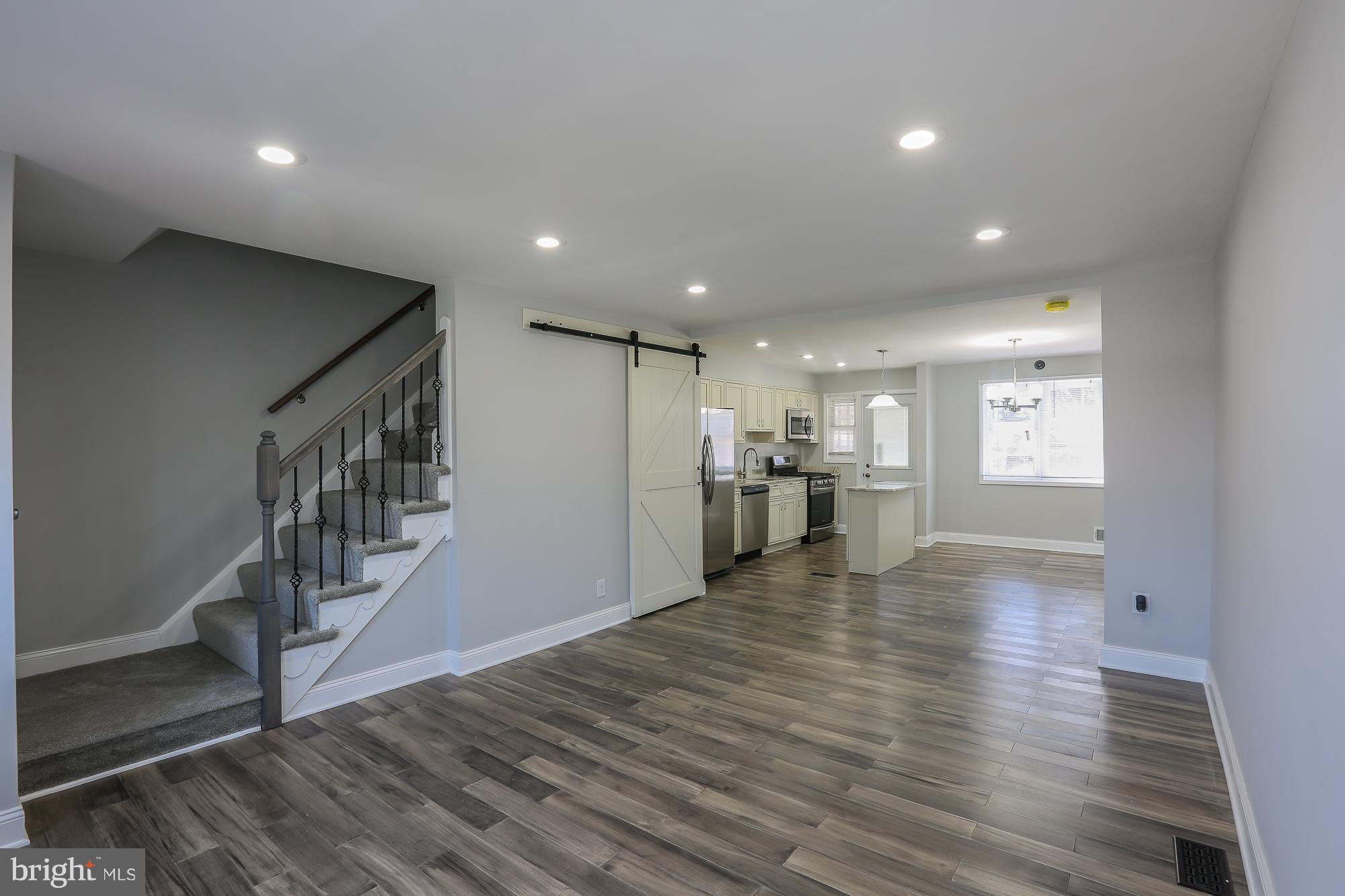 WEST HILLS - Residential