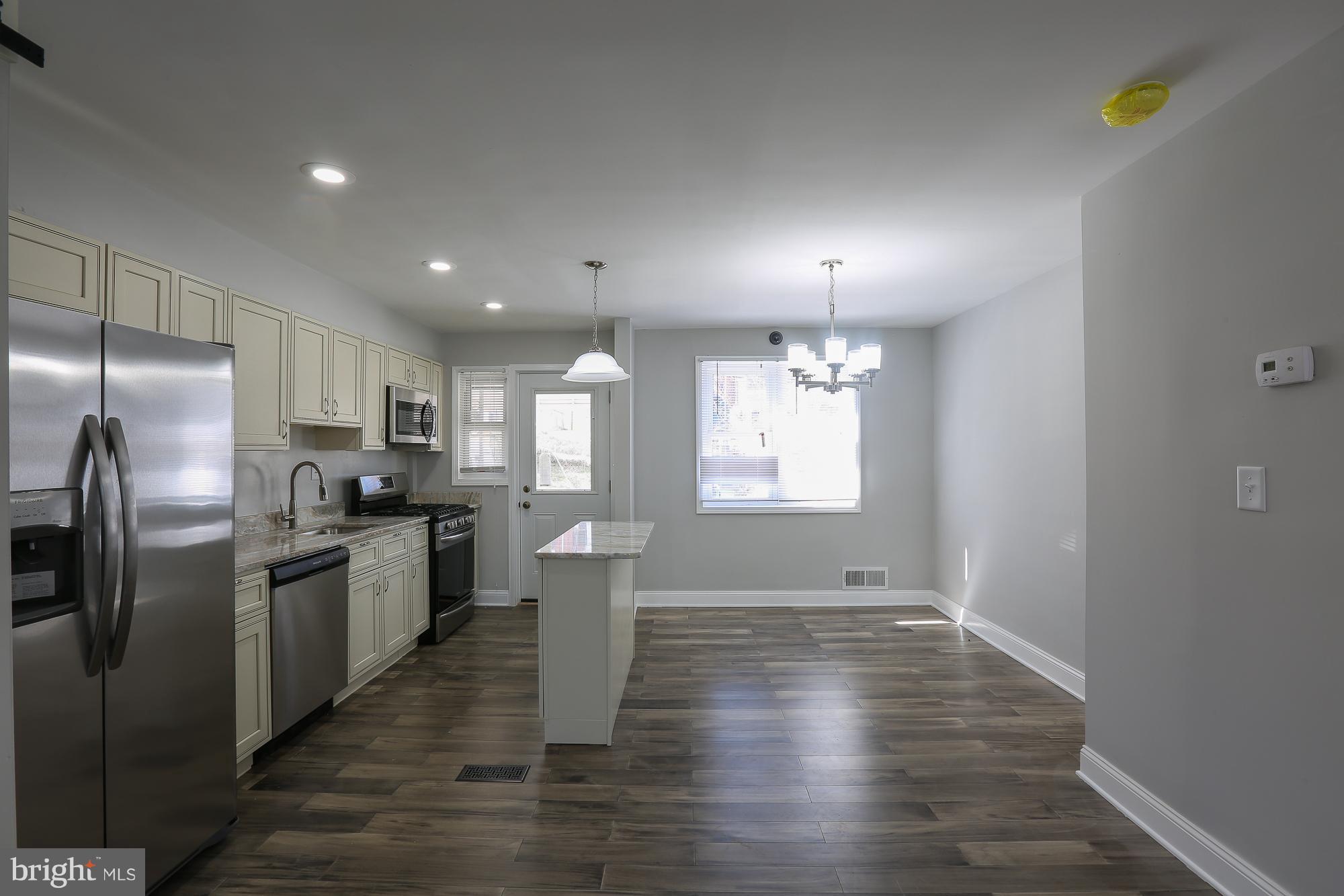 WEST HILLS - Residential