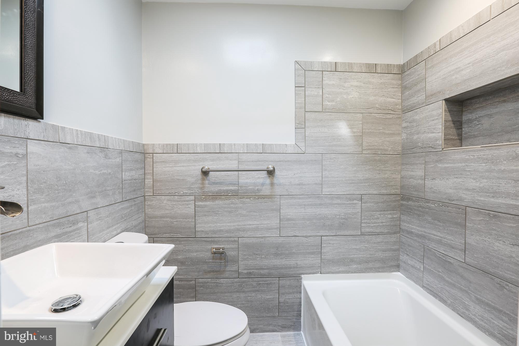 WEST HILLS - Residential