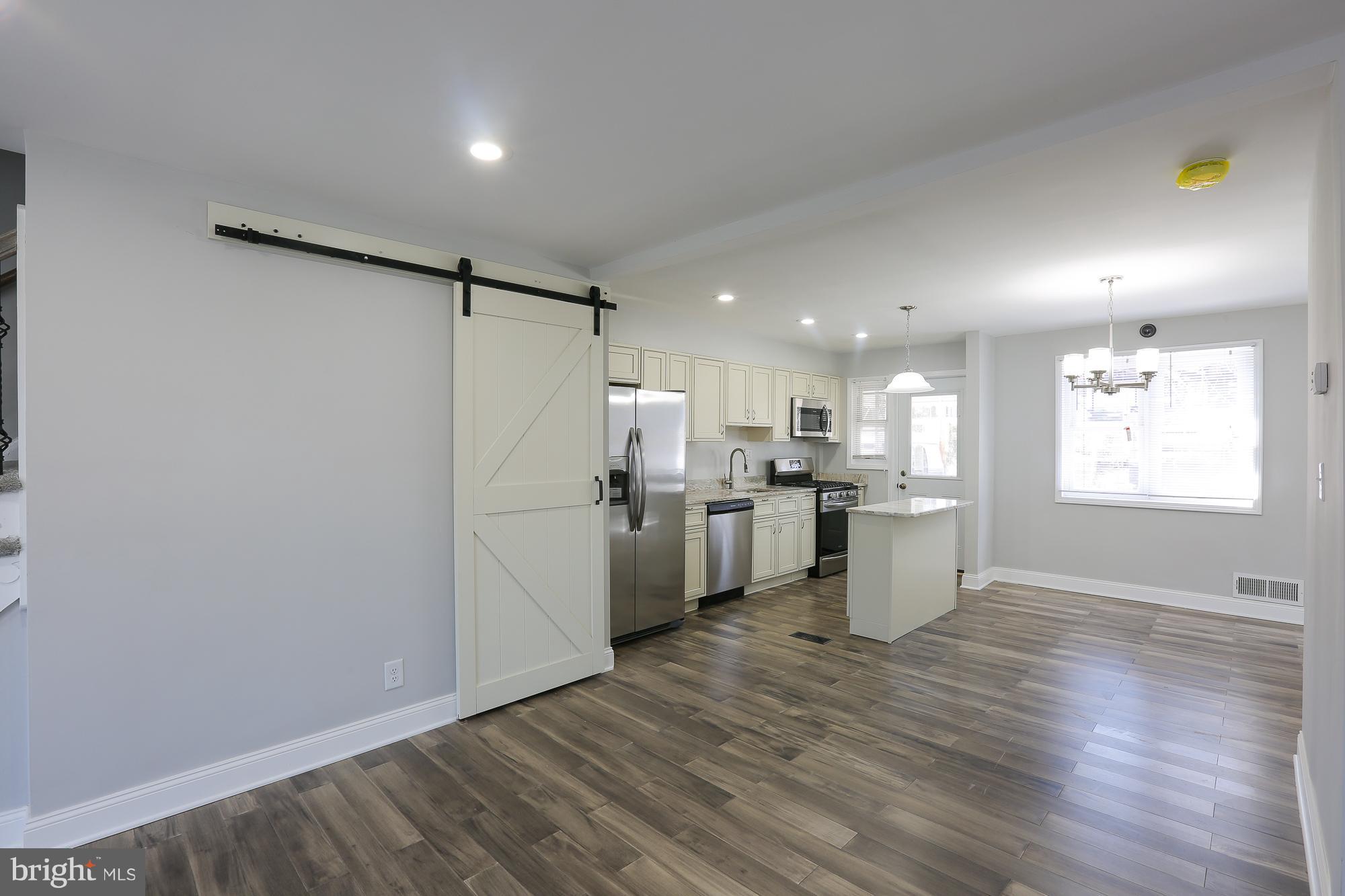 WEST HILLS - Residential