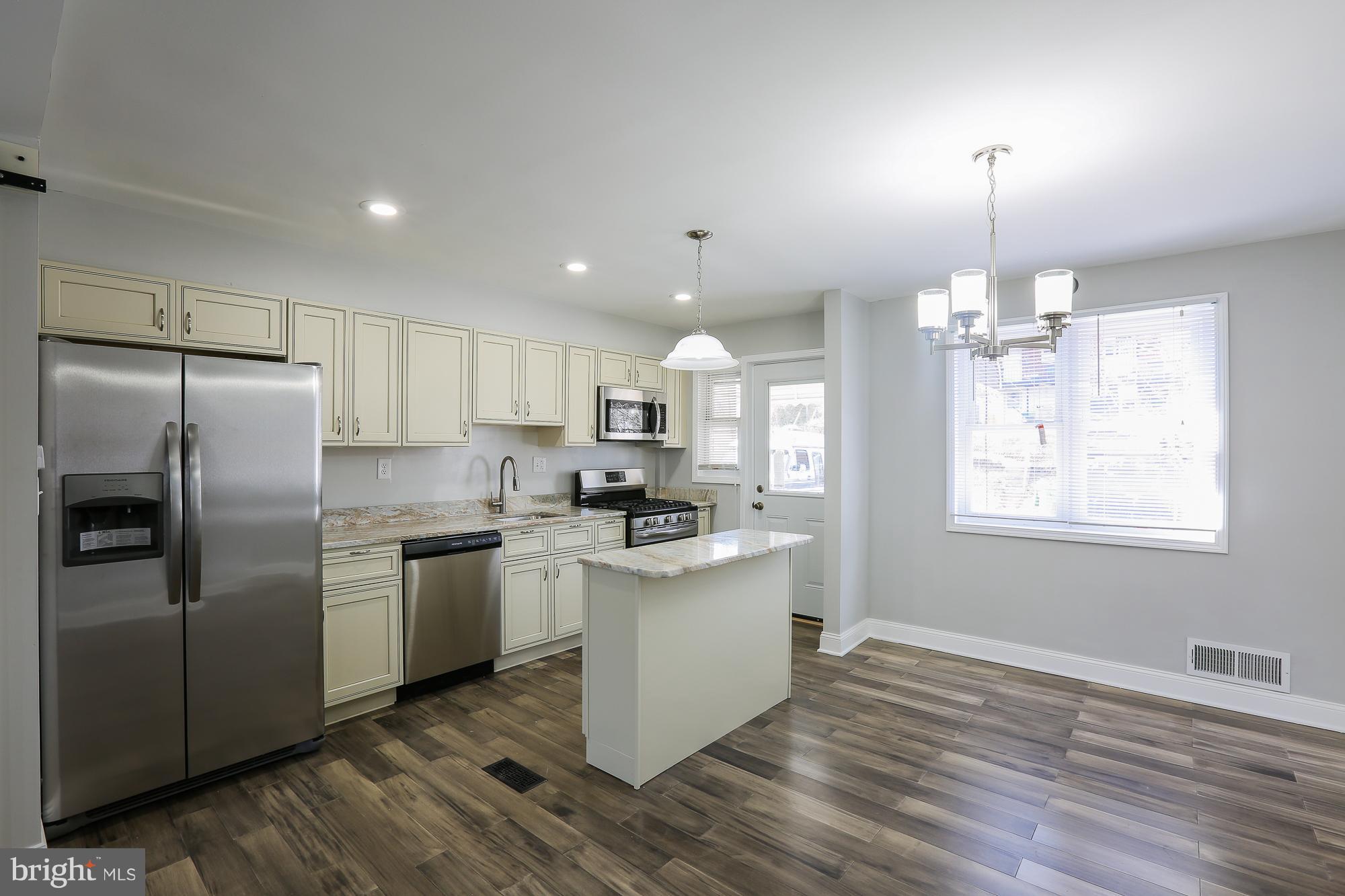 WEST HILLS - Residential