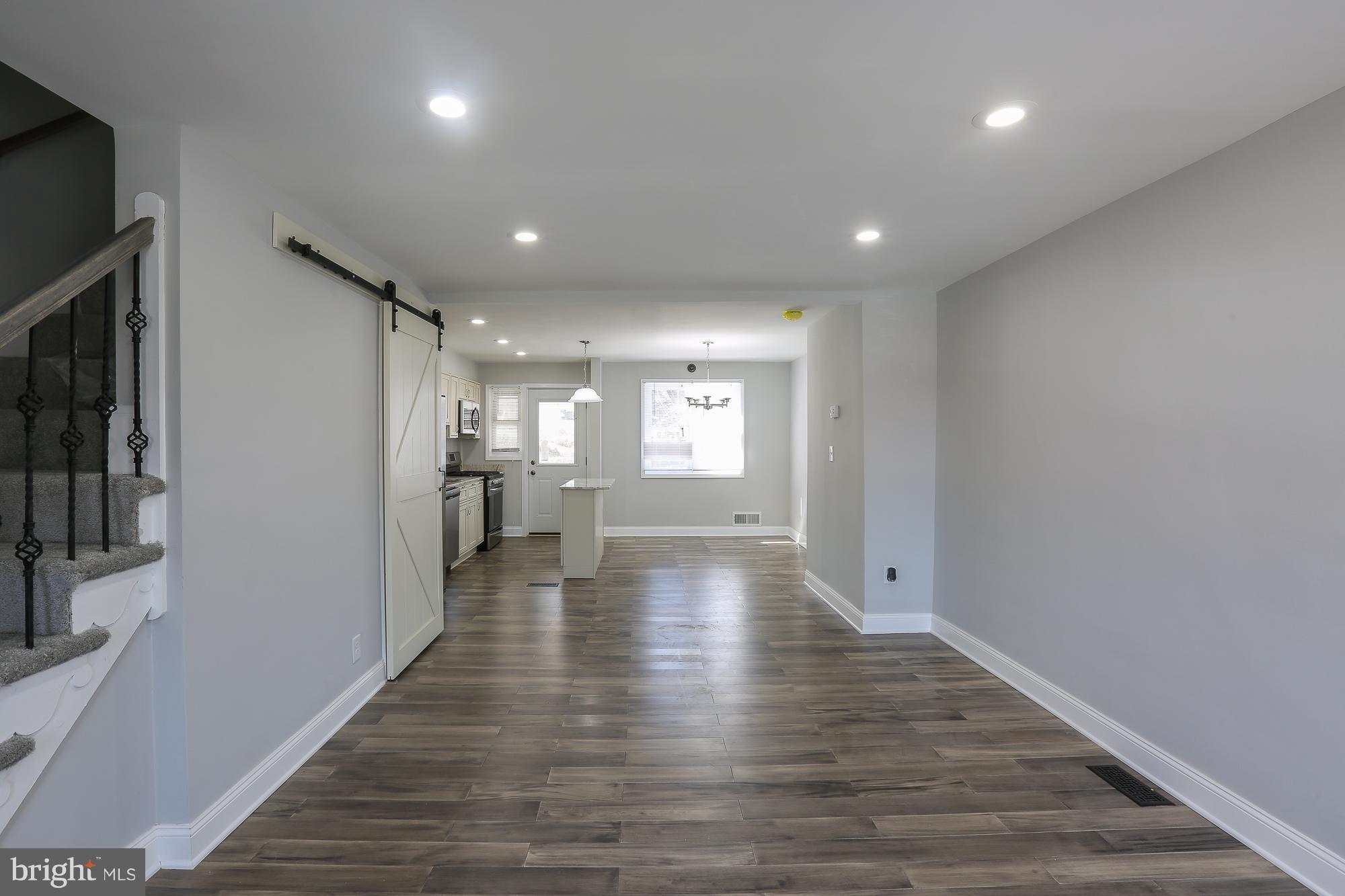 WEST HILLS - Residential